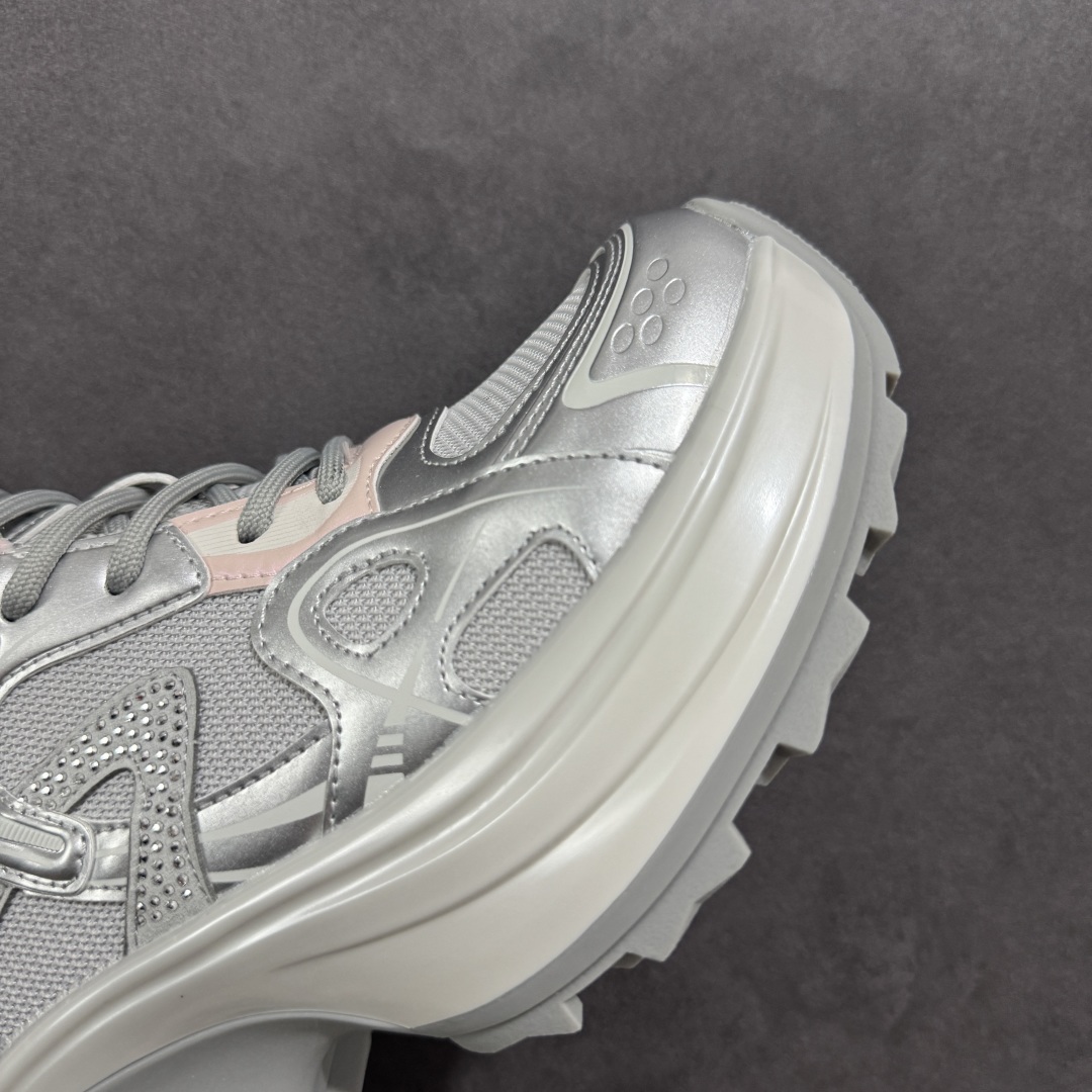 图片[5]-【公司级】GG-CC 2025新款厚底增高休闲运动老爹鞋系列 #广东大厂出品 7CM厚底增高 星河粒子 银白粉色 银角大王 完美细节 25ss春季新款厚底增高 大长腿 时髦look轻松定格 不费力展现率性氛围 高档银盒 酷帅机能风不规则设计大底 拼色造型设计 轻便舒适百搭 GGCC银白配色好温柔 三层组合月牙底 柔软有弹性的月牙底和增加舒适度显腿长的7cm增高 长时间走路和站立都不累脚舒适度和少女感 厚底增高 不管怎么搭都好看~ 尺码： 35 36 37 38 39 40-选品中心