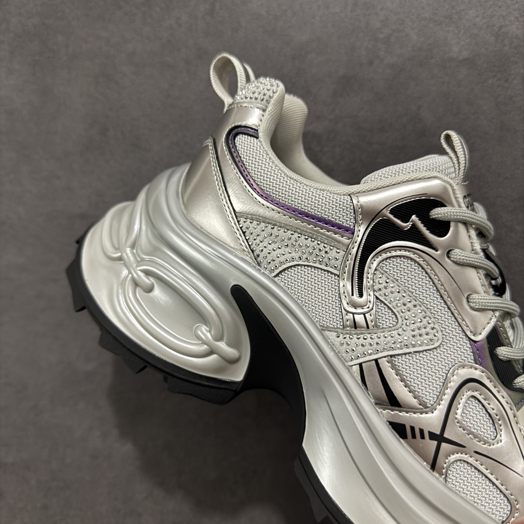 图片[6]-【公司级】GG-CC 2025新款厚底增高休闲运动老爹鞋系列 #广东大厂出品 7CM厚底增高 星河粒子 银白粉色 银角大王 完美细节 25ss春季新款厚底增高 大长腿 时髦look轻松定格 不费力展现率性氛围 高档银盒 酷帅机能风不规则设计大底 拼色造型设计 轻便舒适百搭 GGCC银白配色好温柔 三层组合月牙底 柔软有弹性的月牙底和增加舒适度显腿长的7cm增高 长时间走路和站立都不累脚舒适度和少女感 厚底增高 不管怎么搭都好看~ 尺码： 35 36 37 38 39 40-选品中心