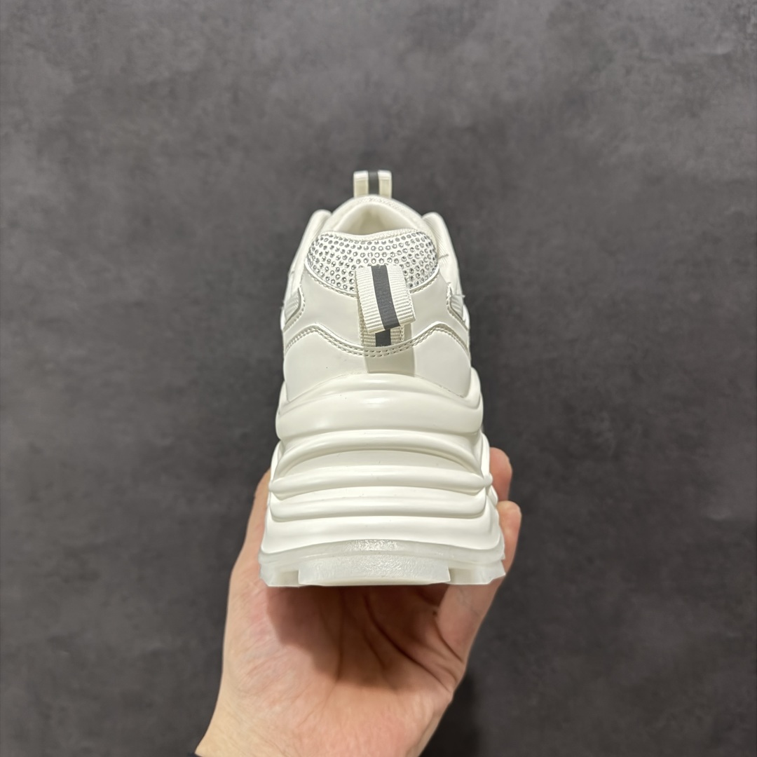 图片[4]-【公司级】GG-CC 2025新款厚底增高休闲运动老爹鞋系列 #广东大厂出品 7CM厚底增高 星河粒子 银白粉色 银角大王 完美细节 25ss春季新款厚底增高 大长腿 时髦look轻松定格 不费力展现率性氛围 高档银盒 酷帅机能风不规则设计大底 拼色造型设计 轻便舒适百搭 GGCC银白配色好温柔 三层组合月牙底 柔软有弹性的月牙底和增加舒适度显腿长的7cm增高 长时间走路和站立都不累脚舒适度和少女感 厚底增高 不管怎么搭都好看~ 尺码： 35 36 37 38 39 40-选品中心