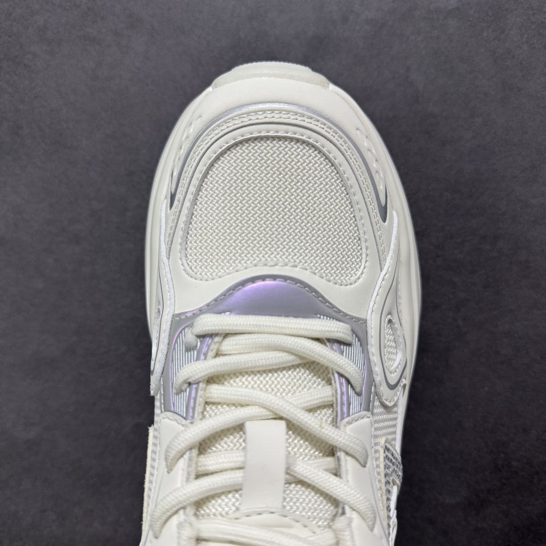 图片[8]-【公司级】GG-CC 2025新款厚底增高休闲运动老爹鞋系列 #广东大厂出品 7CM厚底增高 星河粒子 银白粉色 银角大王 完美细节 25ss春季新款厚底增高 大长腿 时髦look轻松定格 不费力展现率性氛围 高档银盒 酷帅机能风不规则设计大底 拼色造型设计 轻便舒适百搭 GGCC银白配色好温柔 三层组合月牙底 柔软有弹性的月牙底和增加舒适度显腿长的7cm增高 长时间走路和站立都不累脚舒适度和少女感 厚底增高 不管怎么搭都好看~ 尺码： 35 36 37 38 39 40-选品中心