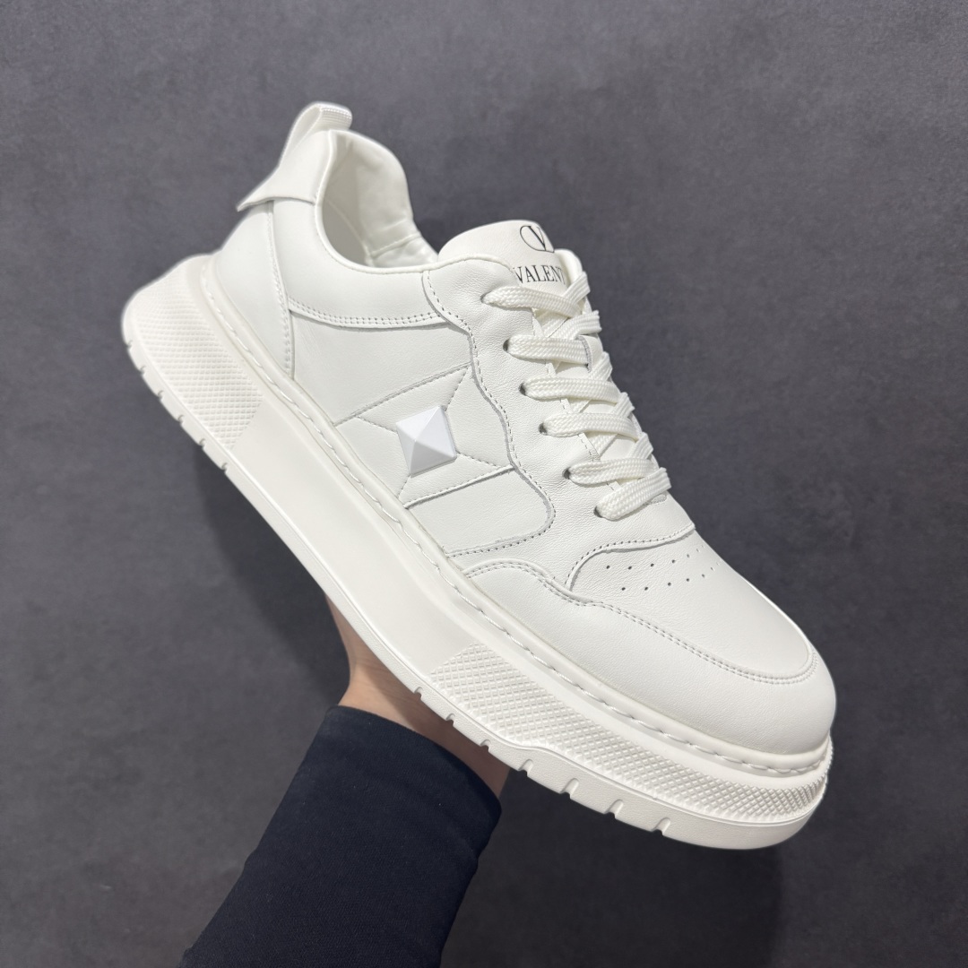 420 【广东纯原版本】Valentino 华伦天奴 Rockstud untitled 厚底休闲铆钉小白鞋