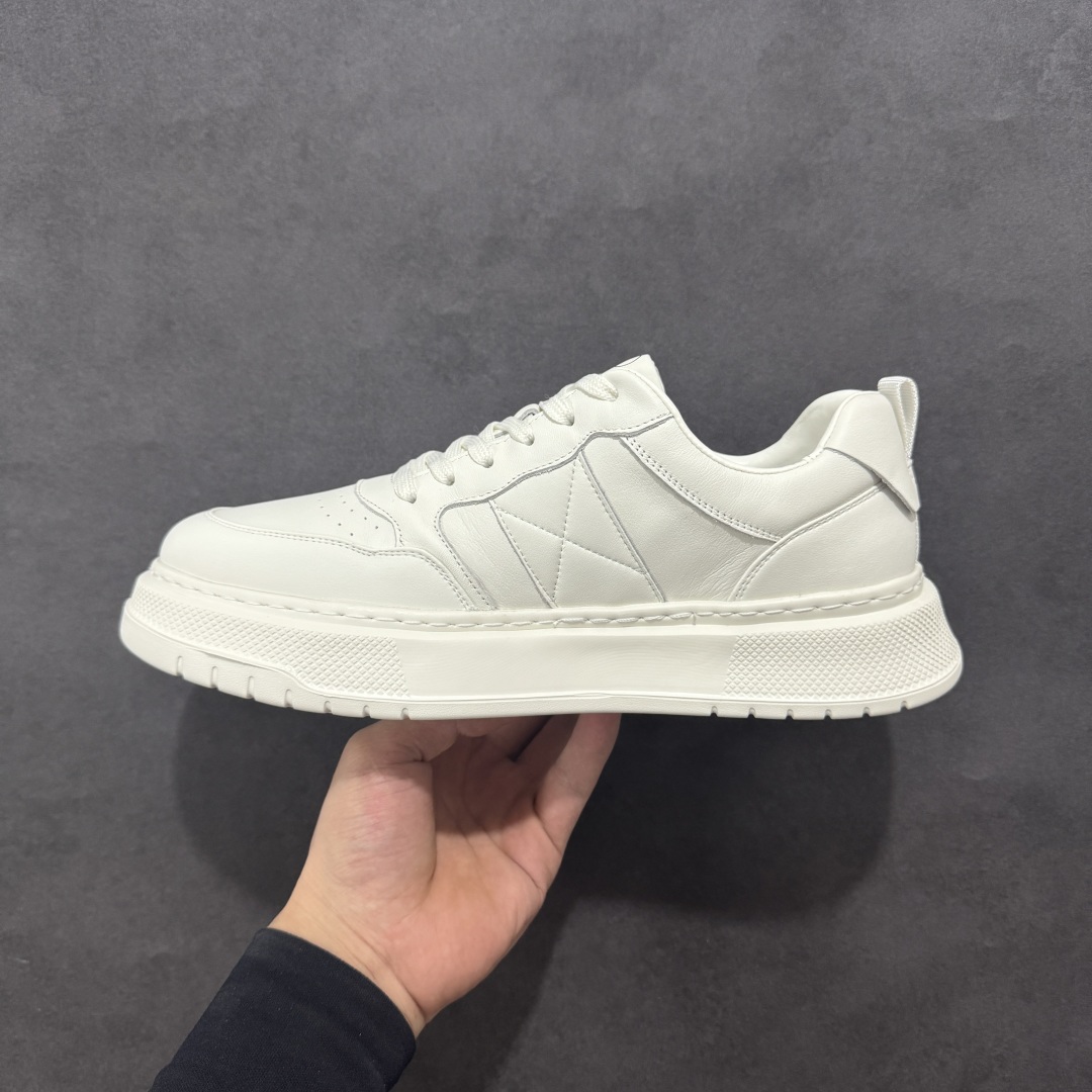 420 【广东纯原版本】Valentino 华伦天奴 Rockstud untitled 厚底休闲铆钉小白鞋