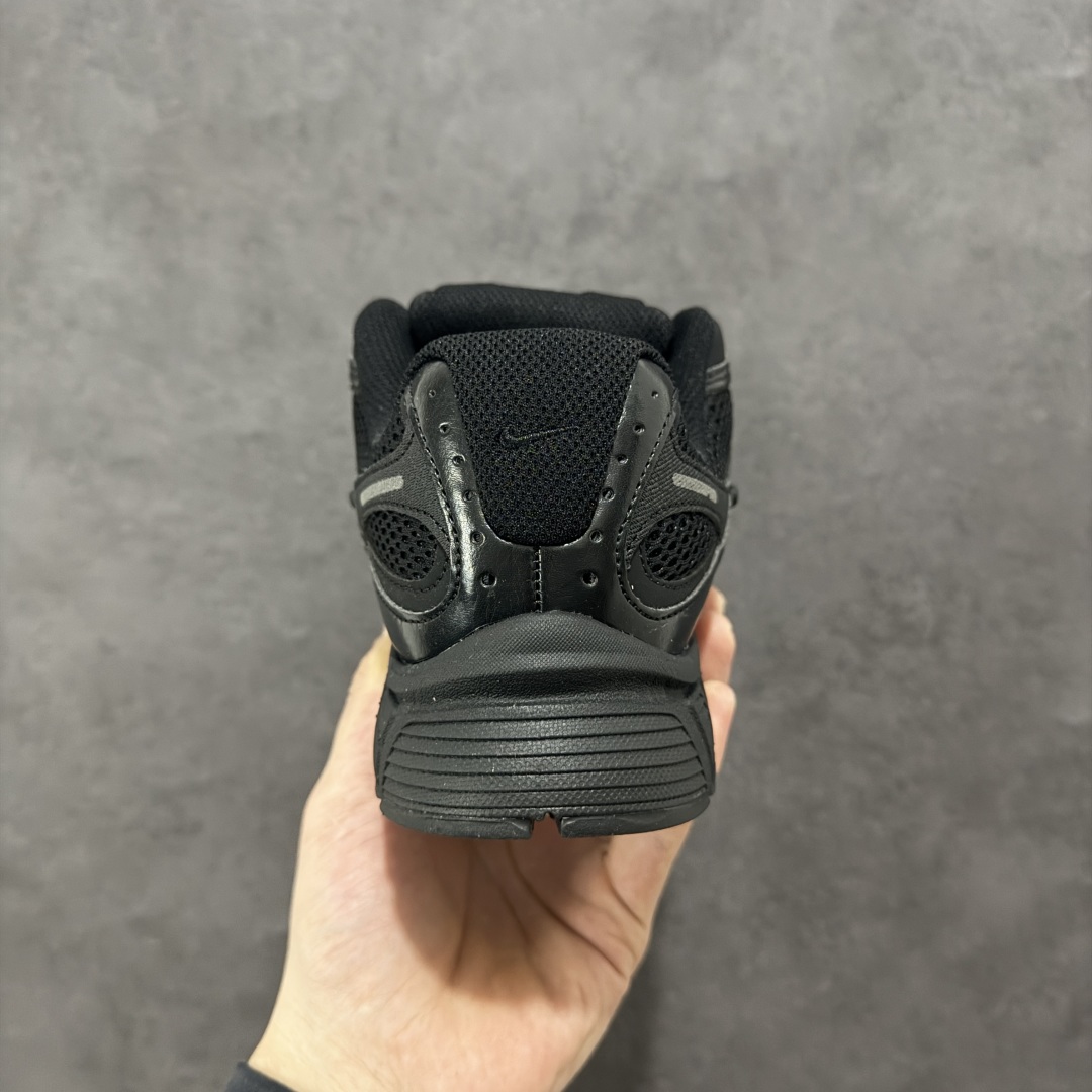 图片[4]-【公司级】NK V5 RNR 舒适百搭防滑耐磨低帮跑步鞋 HJ5228-001 舒适有型适合日常穿着 该鞋款延续千禧年经典设计搭载泡绵中底 厚实而轻盈匠心细节巧搭立体耐克勾标志焕新演绎复古跑鞋 鞋款从千禧年美学汲取灵感 混搭多种材质突显层次感立体感和传统跑步风范 尺码：36 36.5 37.5 38 38.5 39 40 40.5 41 42 42.5 43 44 44.5 45-选品中心