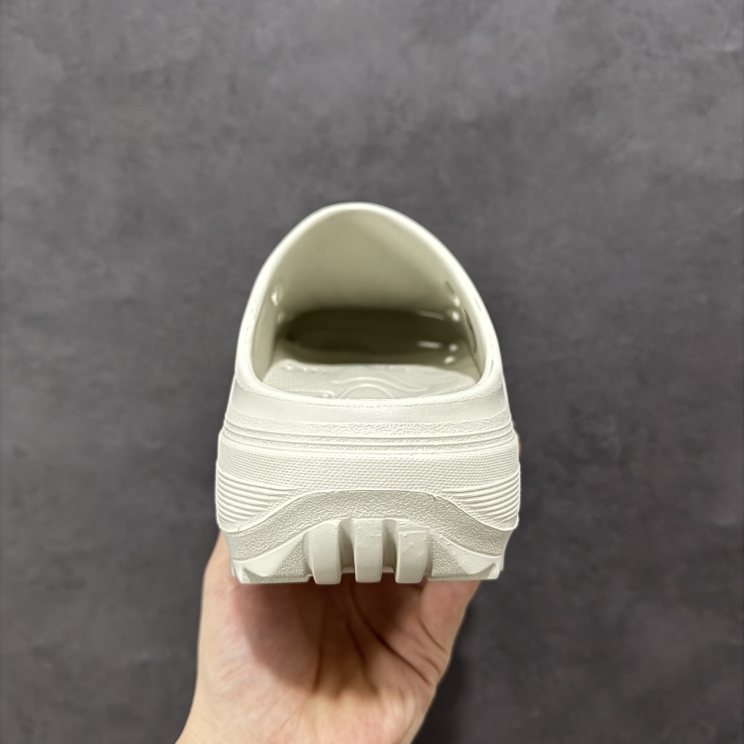 130 阿迪达斯 Adidas 波波凉鞋 OZWAVE CL波波凉鞋 沙滩拖鞋 稳定缓震回弹厚底老爹拖鞋 JR6758