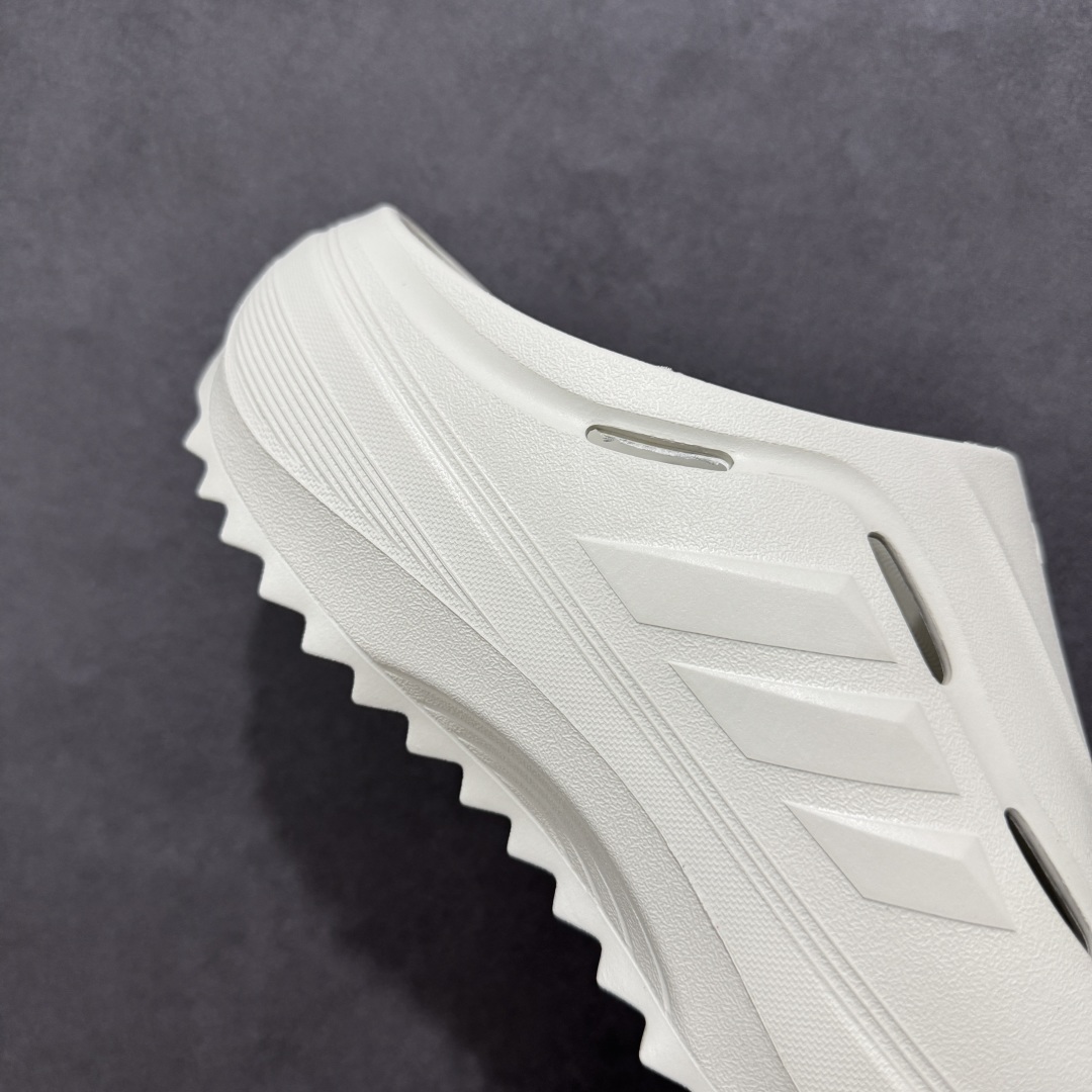 130 阿迪达斯 Adidas 波波凉鞋 OZWAVE CL波波凉鞋 沙滩拖鞋 稳定缓震回弹厚底老爹拖鞋 JR6758