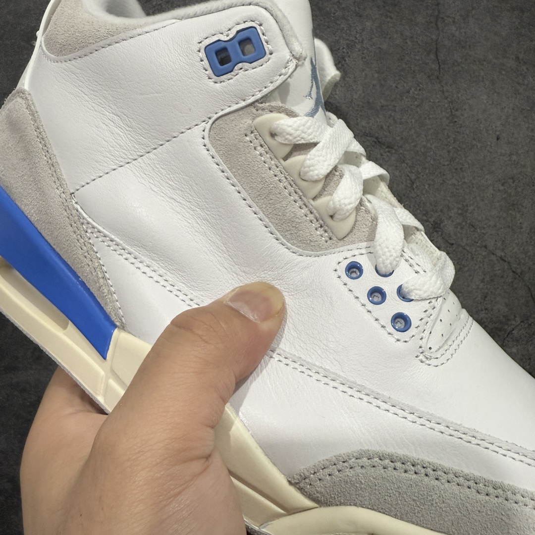 图片[4]-【纯原JS版本】Air Jordan 3 Retro \”Lucky Shorts\” AJ3 乔3幸运短裤 北卡蓝 CT8532-101  全套原纸板楦头开发 原厂大底磨具加持立体防滑纹理 原装可视Air Sole气垫 原汁原味最完美的三代版型 唯一正确鞋头趴度弧度高度鞋身腰线 原厂TPU后跟饰片 正确内里反口里网布 皮料菱角分明不变形无多余毛边 广东原厂zp同批次手工大底描漆拉丝 市场唯一原厂鞋扣模具 原厂织唛标 原厂飞人电绣工艺 尾指中部跳三针 独家绑鞋带手法 印刷中底布 四线拉帮 米色美纹纸贴合固定 进口港宝加持 后跟自然饱满 全鞋荧光划线卡点 追求极致完美 每一双都是工艺品 多重QC质检 超越公司货的品控标准 实实在在的免检产品 尺码：40-48.5-选品中心