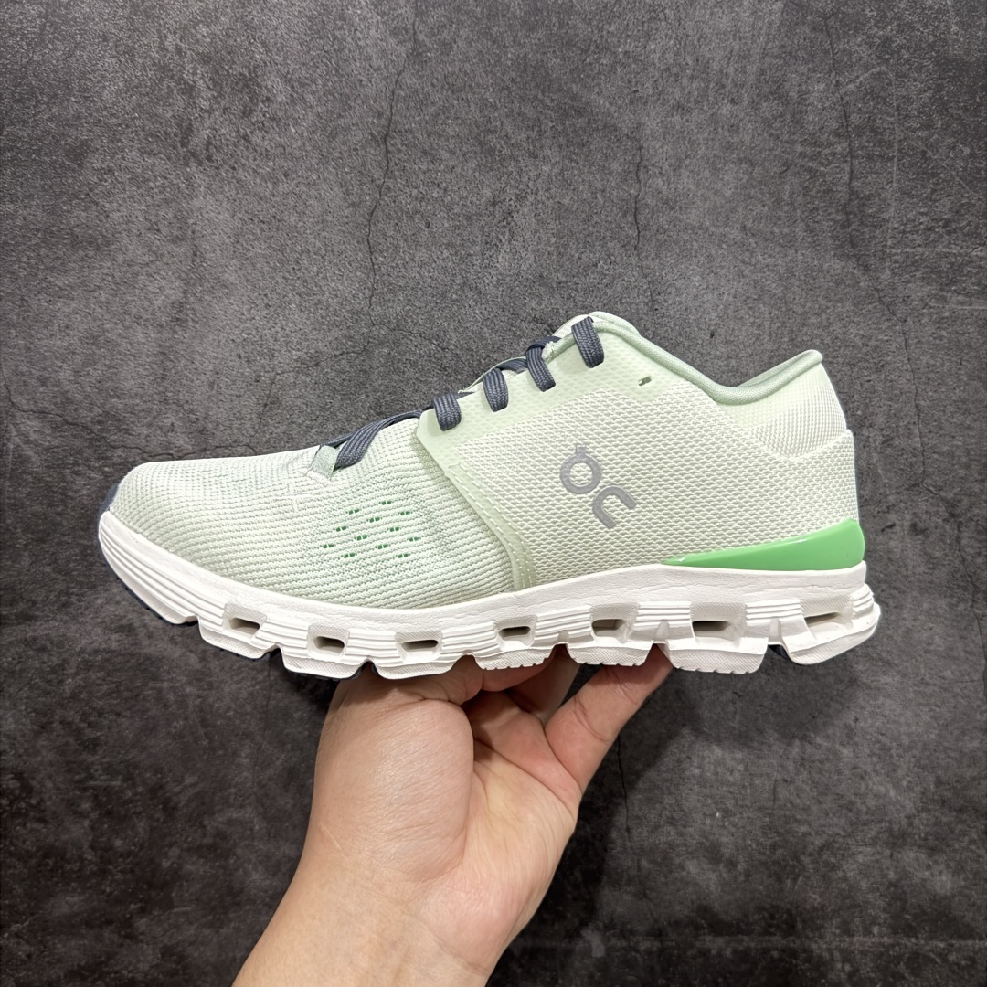 图片[2]-【PE版本】瑞士运动品牌 昂跑 ON Running Cloud X 4 克劳德X4系列低帮轻量舒适休闲运动鞋 On 昂跑 Cloud X 4 综合体能训练 休闲跑鞋。新一代跑练结合多功能跑鞋 Cloud X 4 延续轻量脚感且灵活反馈的同时提高贴合度和透气性；沿袭ON的专业跑鞋科技，旨在应对深蹲、弓箭步、间歇性、波比跳……等各类健身锻炼运动！ 尺码：36 36.5 37.5 38 38.5 39 40 40.5 41 42 42.5 43 44 45 46-选品中心