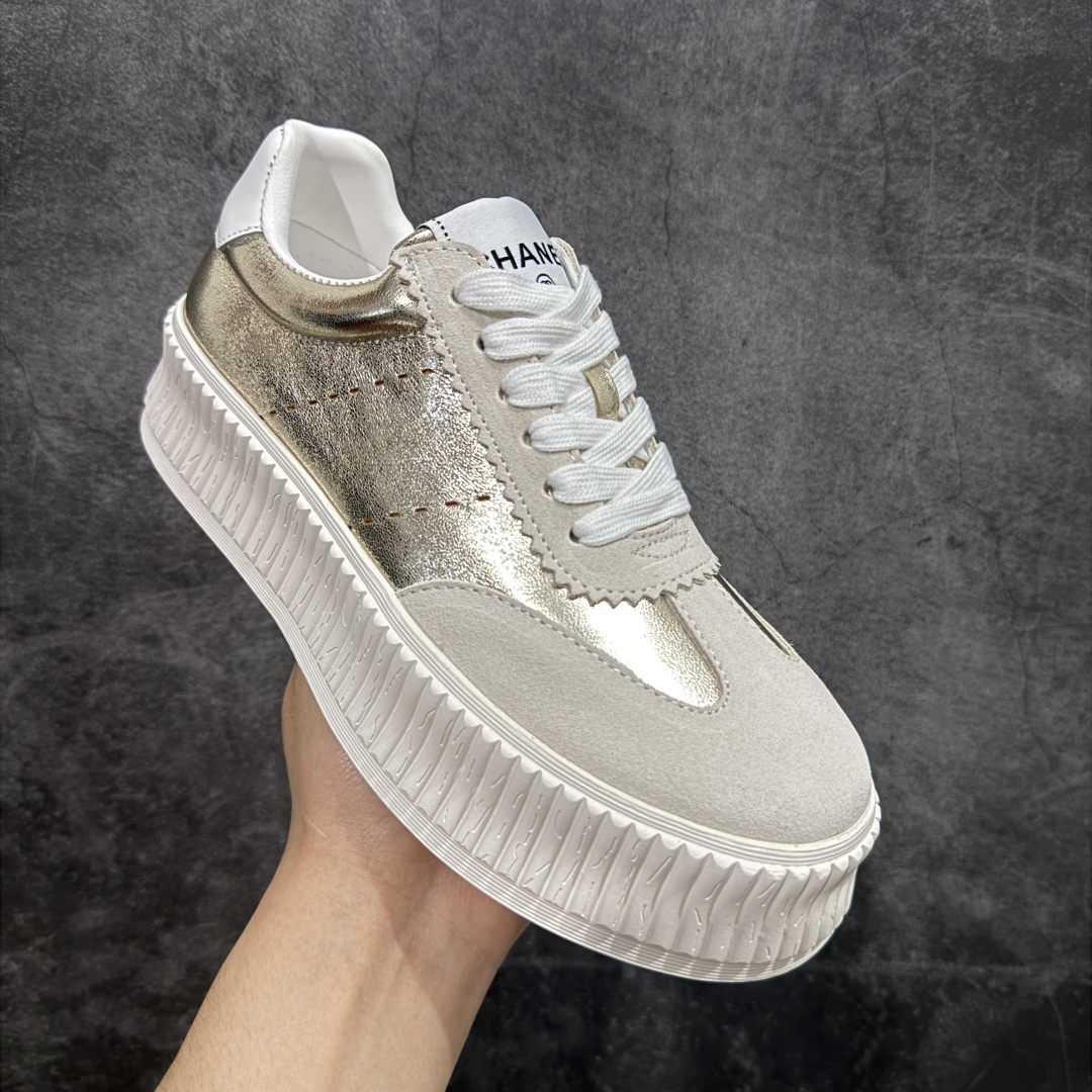 图片[3]-【广东纯原版本】Chanel香奈儿德训厚底—2025休闲鞋 专柜顶级休闲款运动鞋 这款经典设计；鞋面头层牛皮 多种工艺风格；大底时尚厚底增高，不平凡的拥入了多种配色元素…… 多元化混搭非常好看百搭，休闲，时尚，运动，户外都能兼顾…… ꫛꫀꪝ Go➫ 材料： ❶鞋面采用： 原版进口牛皮 ❷内里采用： 原版进口透气网 ❸大底根据： 原版TPU组合大底 专柜精品包装全套女 尺码：35-40-选品中心