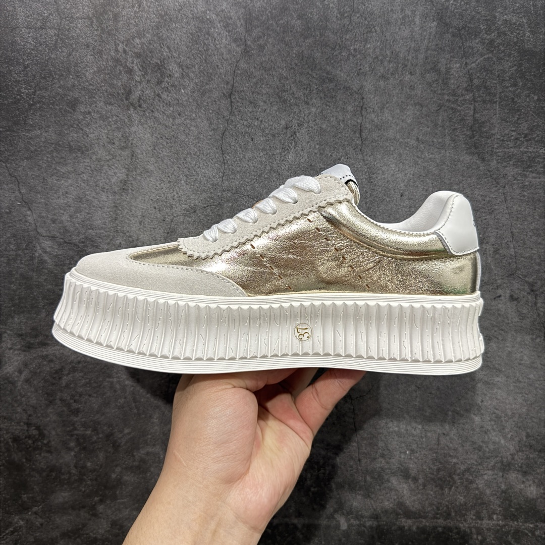 图片[2]-【广东纯原版本】Chanel香奈儿德训厚底—2025休闲鞋 专柜顶级休闲款运动鞋 这款经典设计；鞋面头层牛皮 多种工艺风格；大底时尚厚底增高，不平凡的拥入了多种配色元素…… 多元化混搭非常好看百搭，休闲，时尚，运动，户外都能兼顾…… ꫛꫀꪝ Go➫ 材料： ❶鞋面采用： 原版进口牛皮 ❷内里采用： 原版进口透气网 ❸大底根据： 原版TPU组合大底 专柜精品包装全套女 尺码：35-40-选品中心