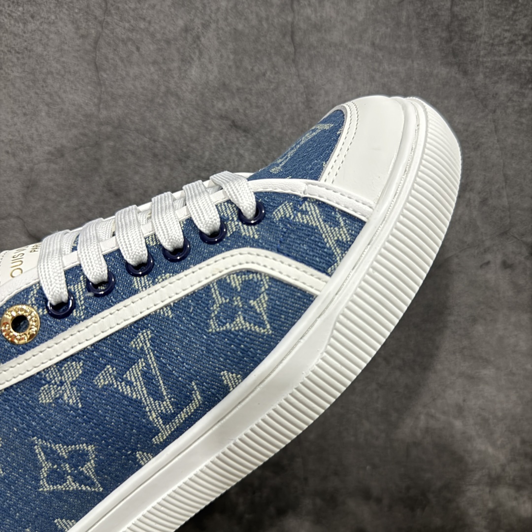 图片[6]-【广东纯原版本】LV 2025ss最新Lagoon系列 丹宁牛仔布 压花 休闲鞋 帆布鞋 这款Lagoon 运动鞋取材，法国顶级高奢品牌 为经典设计注入复古气息。Louis Vuitton 路易威登春夏 -面料：原版进口定制头层牛皮 -内里垫脚：透气布 -底厚：2.5cm -鞋底：防滑TPU材质 配件抽屉礼盒 防尘布袋 身份卡 采用软质粒面头层牛革拼接制成鞋面材质 高密度电脑车线工艺 小牛真皮内里贴附PU超软脚感乳胶鞋垫 尺码：35 36 37 38 39 40-选品中心