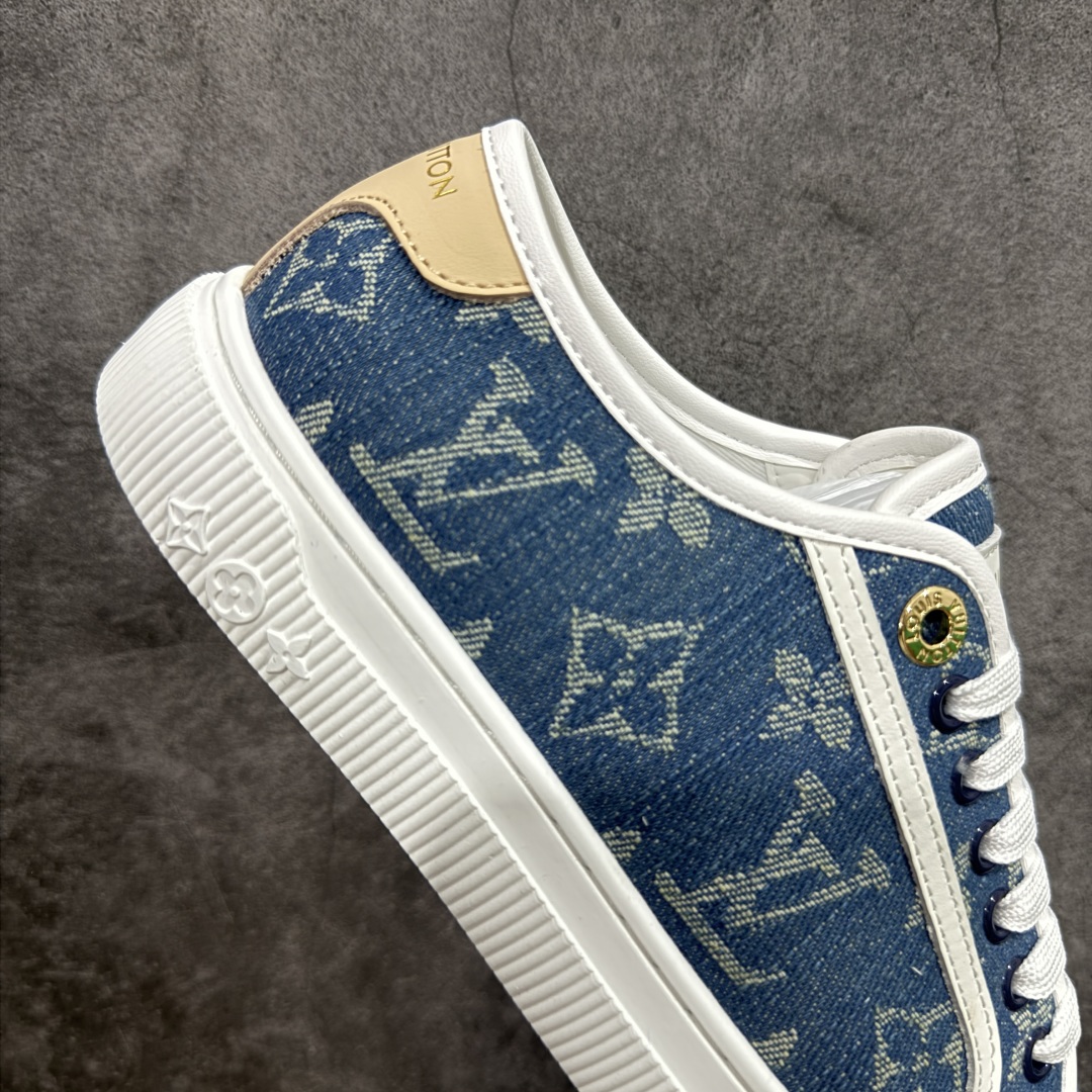 图片[7]-【广东纯原版本】LV 2025ss最新Lagoon系列 丹宁牛仔布 压花 休闲鞋 帆布鞋 这款Lagoon 运动鞋取材，法国顶级高奢品牌 为经典设计注入复古气息。Louis Vuitton 路易威登春夏 -面料：原版进口定制头层牛皮 -内里垫脚：透气布 -底厚：2.5cm -鞋底：防滑TPU材质 配件抽屉礼盒 防尘布袋 身份卡 采用软质粒面头层牛革拼接制成鞋面材质 高密度电脑车线工艺 小牛真皮内里贴附PU超软脚感乳胶鞋垫 尺码：35 36 37 38 39 40-选品中心