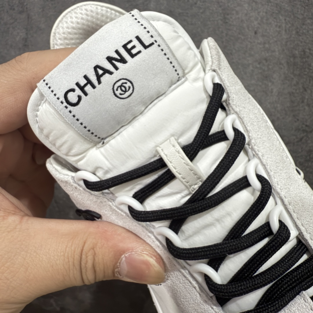 图片[6]-【渠道版】Chanel 香奈儿羊毛呢滑板鞋 独家包装 独家男鞋磨具 市场第一家做到47码 24款经典款最新配色 黑白色 鞋面采用羊京拼接太空布 五金配件大底原版全套开模 牛筋 ~真羊毛呢~tpu开模双色底 各大博主社交日推款，这季新款简直闭眼入，上脚狂好看，率性的休闲运动风，演绎香奈儿的时髦女性气质，整体定制令当时市面上的所有运动款变得过时，本系列现已登陆发售 ~官方同步 尺码：35 36 37 38 39 40 41 42 43 44 45 46 47-选品中心