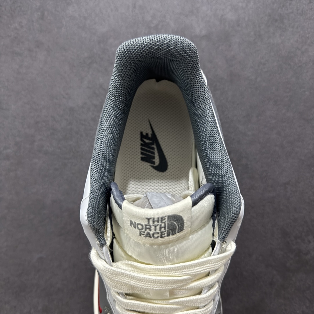  
【定制版】海外限量发售！公司级NIke Air Force 1 '07 Low “北面联名——深浅灰