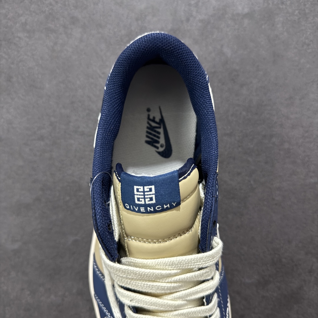 图片[7]-【定制版】Travis Scott x Fragment Design x Air Jordan 1 Low OG SP AJ1 乔1 蓝勾 低帮文化休闲板鞋 QY0568 952 #多方联名合作融合了Travis Scott 独特的音乐风格，藤原浩个性的设计风格以及Jordan品牌的经典元素 使其成为一双具有独特身份和价值的鞋子 清新而立体的外观加上联名标识更突出了其独特身份 这种配色方案显示出活力和时尚感 在视觉上引人注目 鞋身的质感和细腻的细节处理使其显得高端而格调十足 这款“倒钩”联名是设计与创意完美结合 融合多方的个性风格是一款备受瞩目的潮流鞋款 尺码：36 36.5 37.5 38 38.5 39 40 40.5 41 42 42.5 43 44 44.5 45-选品中心