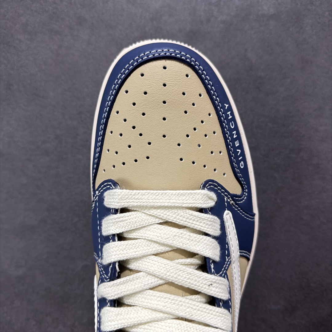 图片[8]-【定制版】Travis Scott x Fragment Design x Air Jordan 1 Low OG SP AJ1 乔1 蓝勾 低帮文化休闲板鞋 QY0568 952 #多方联名合作融合了Travis Scott 独特的音乐风格，藤原浩个性的设计风格以及Jordan品牌的经典元素 使其成为一双具有独特身份和价值的鞋子 清新而立体的外观加上联名标识更突出了其独特身份 这种配色方案显示出活力和时尚感 在视觉上引人注目 鞋身的质感和细腻的细节处理使其显得高端而格调十足 这款“倒钩”联名是设计与创意完美结合 融合多方的个性风格是一款备受瞩目的潮流鞋款 尺码：36 36.5 37.5 38 38.5 39 40 40.5 41 42 42.5 43 44 44.5 45-选品中心