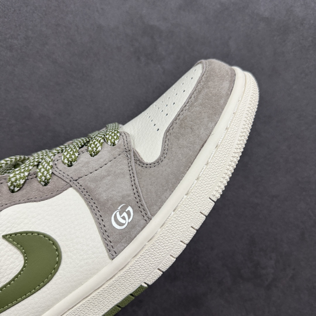 图片[5]-【定制版】Nike Air Jordan 1 Low 定制配色 定制AJ联名-高端定制 低帮复古文化板鞋 #定制鞋盒 大厂纯原品质出货 超高清洁度 皮料切割干净无任何毛边 细节完美 货号：XX2406 006 尺码：36 36.5 37.5 38 38.5 39 40 40.5 41 42 42.5 43 44 44.5 45-选品中心