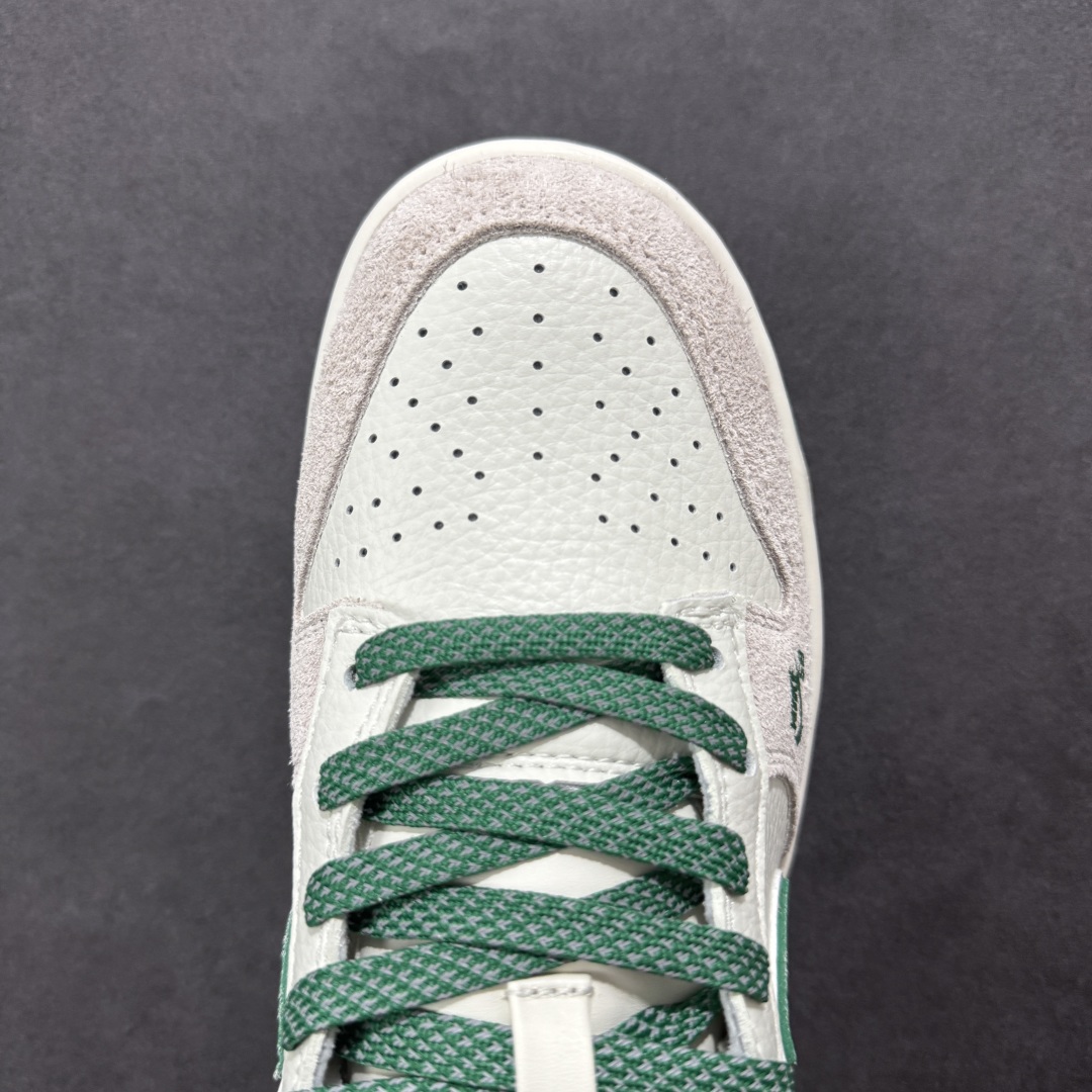  
【定制版】Nike SB Dunk Low x Stussy 白绿小钩
纯原大厂出品 极力推荐
原装