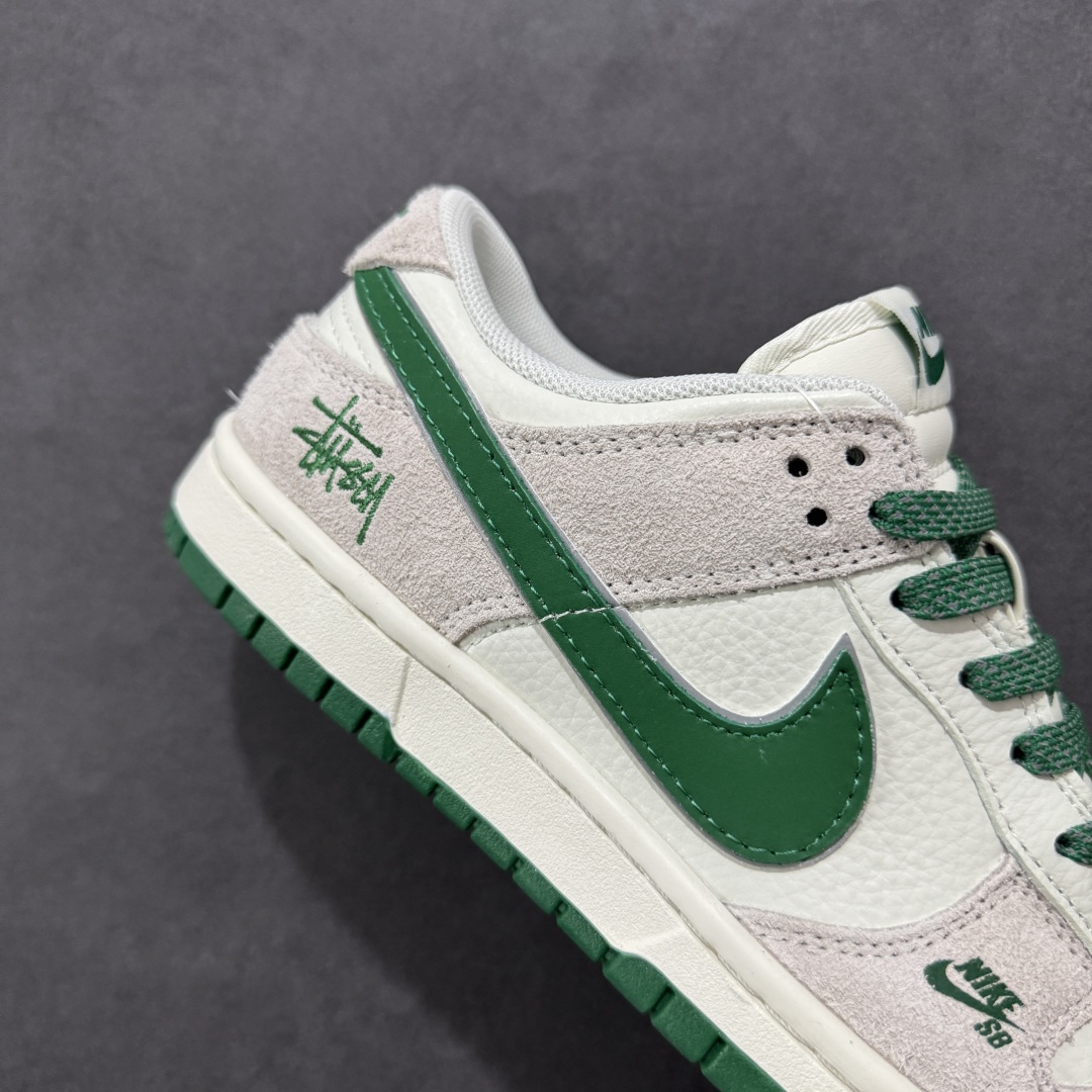  
【定制版】Nike SB Dunk Low x Stussy 白绿小钩
纯原大厂出品 极力推荐
原装