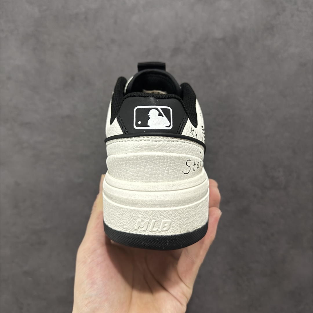 图片[4]-【定制版】MLB Chunky Liner Basic 复古印花学长鞋系列低帮轻量增高厚底百搭休闲运动慢跑鞋板鞋 Korea韩国联名NY美国榄球纽约洋基队限定 韩国代购专供 全套原楦原纸板原厂数据开发 正确中底拉帮中底网布细节 平台代购专供 左脚内置芯片 韩国代购吊牌标贴 独家一比一RB+MD组合大底 高频后跟小人Logo精准对位立体饱满 正确网布加超迁鞋面 转印中底走线紧密 转印Logo工艺表层防刮不掉色 尺码：35 36 36.5 37.5 38 38.5 39 40 40.5 41 42 42.5 43 44 45-选品中心