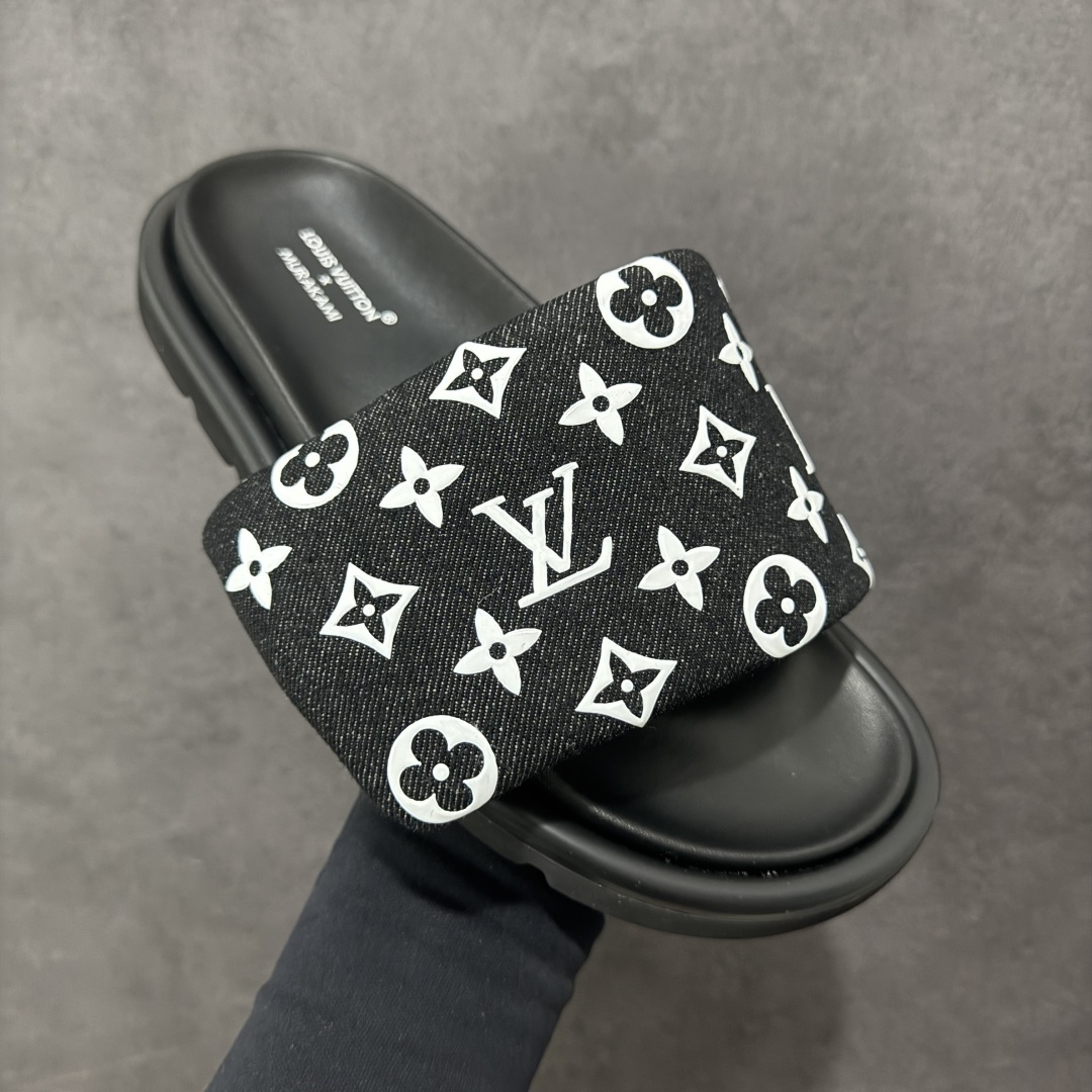 260 LOUIS VUITTON ｜路易威登2025ss最新春夏款 村上隆/Takashi Murakami x LOUIS VUITTON 皮革 圆头套脚一字拖鞋 女款 白色
