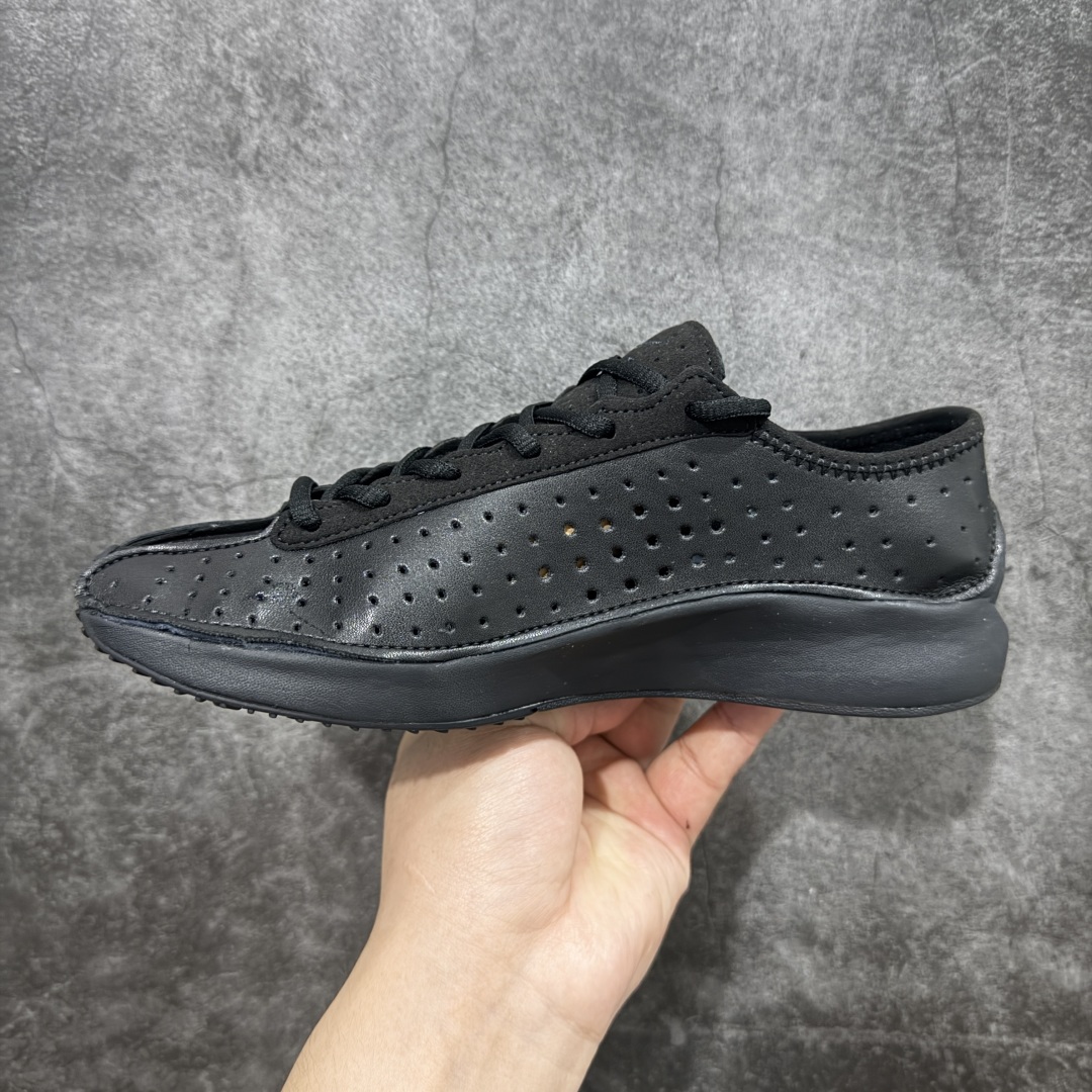 图片[2]-【公司级】Nike Air Superfly 舒适百搭防滑耐磨 低帮跑步鞋 女款 黑色 HJ8082-002 市场首发版本出货 原版开发 黑银配色超酷，未来感拉满 鞋很轻盈，鞋型偏窄 可以选择大一码，显的脚长一些 可盐可甜 颜值在线 春夏百搭款 尺码：35.5 36 36.5 37 38 38.5 39 40-选品中心