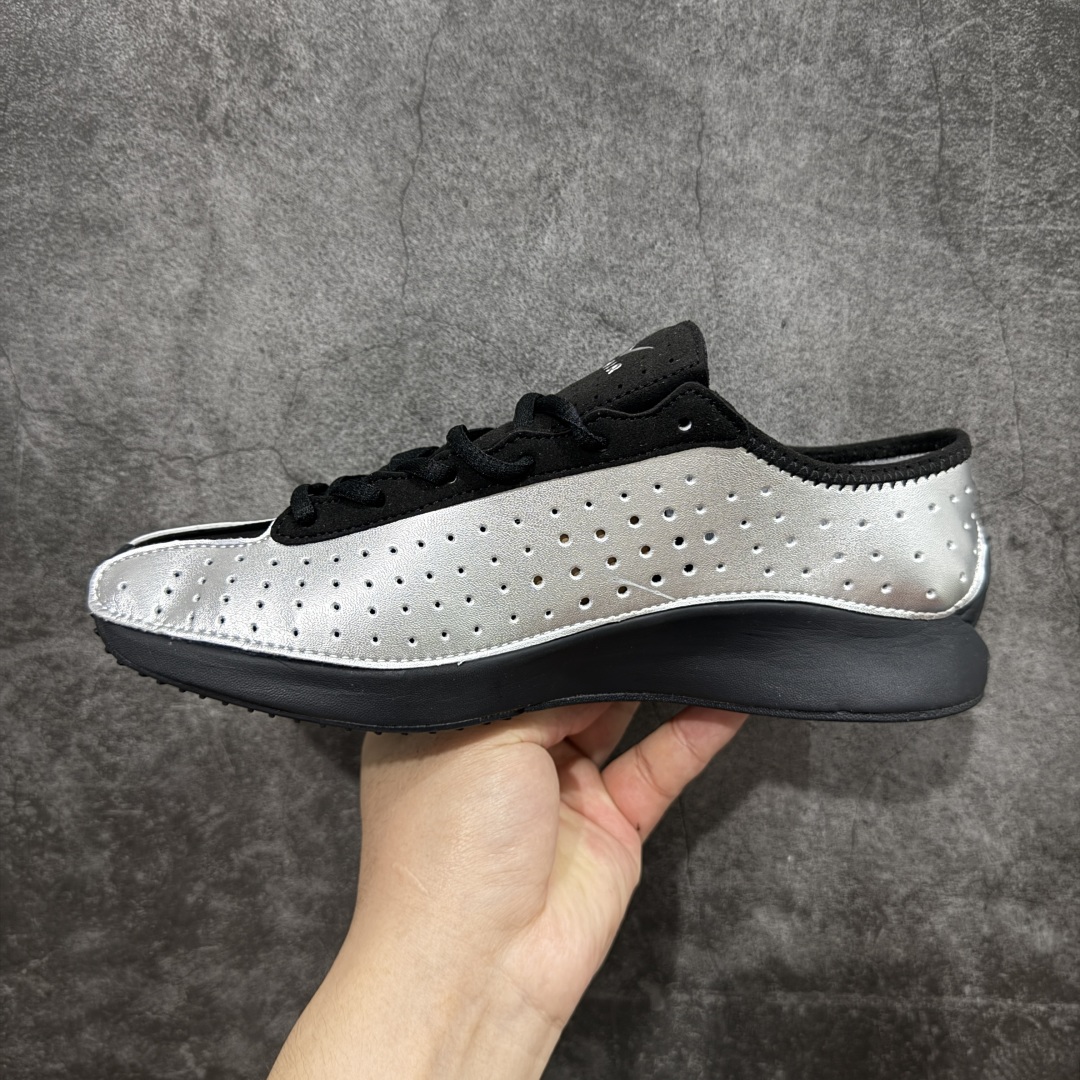 图片[2]-【公司级】Nike Air Superfly 舒适百搭防滑耐磨 低帮跑步鞋 女款 银黑色 IB5824-001 市场首发版本出货 原版开发 黑银配色超酷，未来感拉满 鞋很轻盈，鞋型偏窄 可以选择大一码，显的脚长一些 可盐可甜 颜值在线 春夏百搭款 尺码：35.5 36 36.5 37 38 38.5 39 40-选品中心