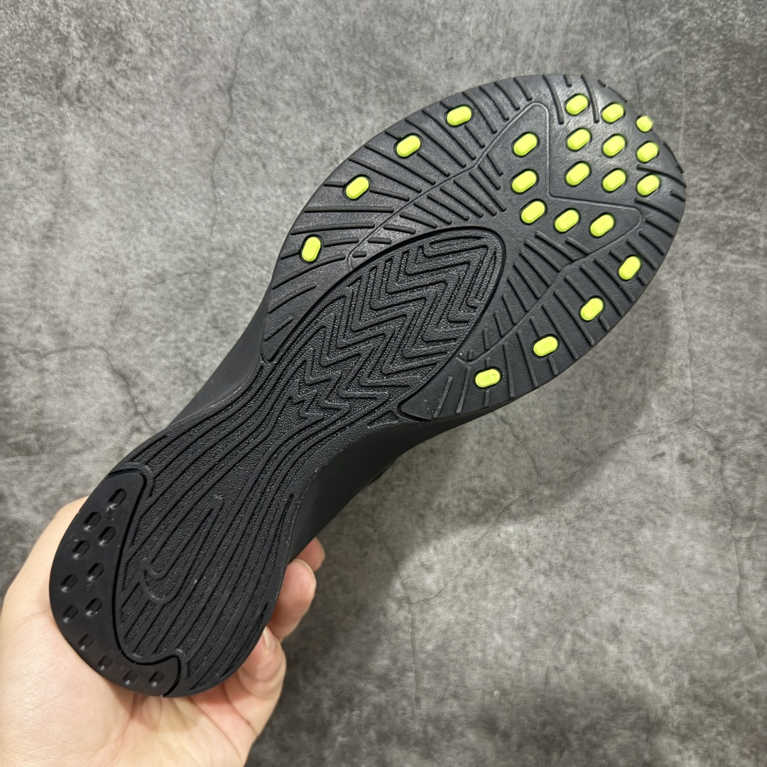 图片[9]-【公司级】Nike Air Superfly 舒适百搭防滑耐磨 低帮跑步鞋 女款 银黑色 IB5824-001 市场首发版本出货 原版开发 黑银配色超酷，未来感拉满 鞋很轻盈，鞋型偏窄 可以选择大一码，显的脚长一些 可盐可甜 颜值在线 春夏百搭款 尺码：35.5 36 36.5 37 38 38.5 39 40-选品中心