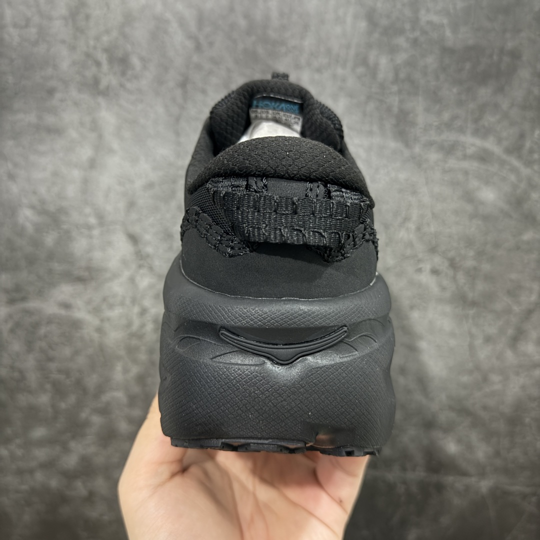 图片[4]-【公司级】HOKA ONE ONE Bondi B3 LS 运动舒适低帮跑步鞋 男女同款 高品质 原材料开发 邦代鞋头采用牛皮革材质 网面是MONO 纱材质 ，里面是蜂窝煤透气网眼定型。后跟设计采用皮革双缝线 ，HOKA经典的厚底设计。 鞋底采用EVA板材发泡 脚感舒适 减震耐磨透气跑步运动鞋 尺码 36 36.5 37.5 38 38.5 39 40 40.5 41 42 42.5 43 44 44.5 45 46 47-选品中心