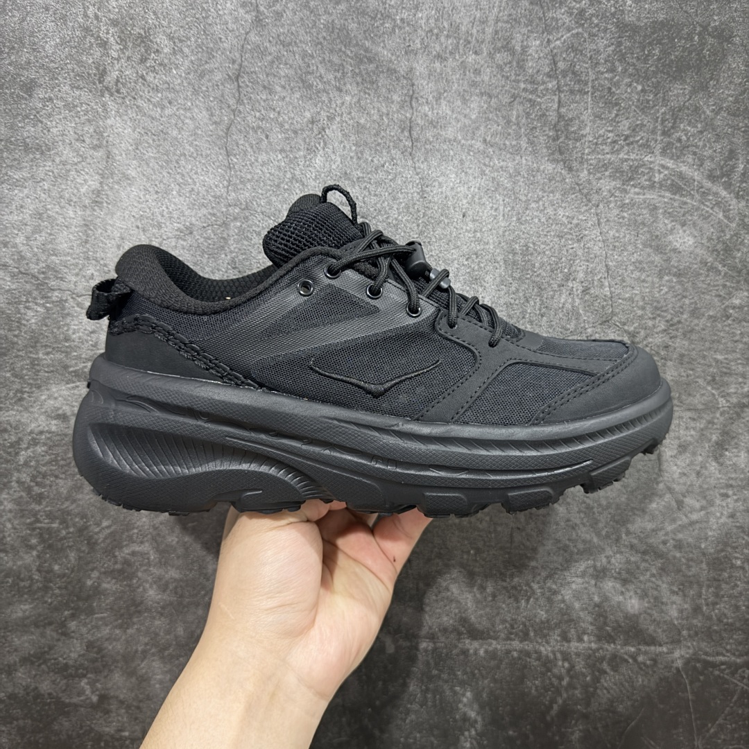 【公司级】HOKA ONE ONE Bondi B3 LS 运动舒适低帮跑步鞋 男女同款 高品质 原材料开发 邦代鞋头采用牛皮革材质 网面是MONO 纱材质 ,里面是蜂窝煤透气网眼定型。后跟设计采用皮革双缝线 ,HOKA经典的厚底设计。 鞋底采用EVA板材发泡 脚感舒适 减震耐磨透气跑步运动鞋 尺码 36 36.5 37.5 38 38.5 39 40 40.5 41 42 42.5 43 44 44.5 45 46 47-选品中心