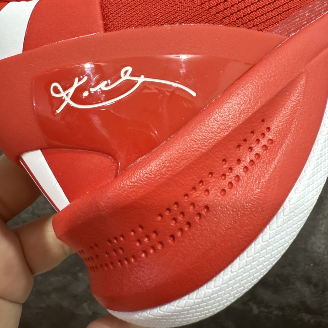 NK Kobe 8 Protro University Red
S2纯原生产线 科比八代 红色
#R