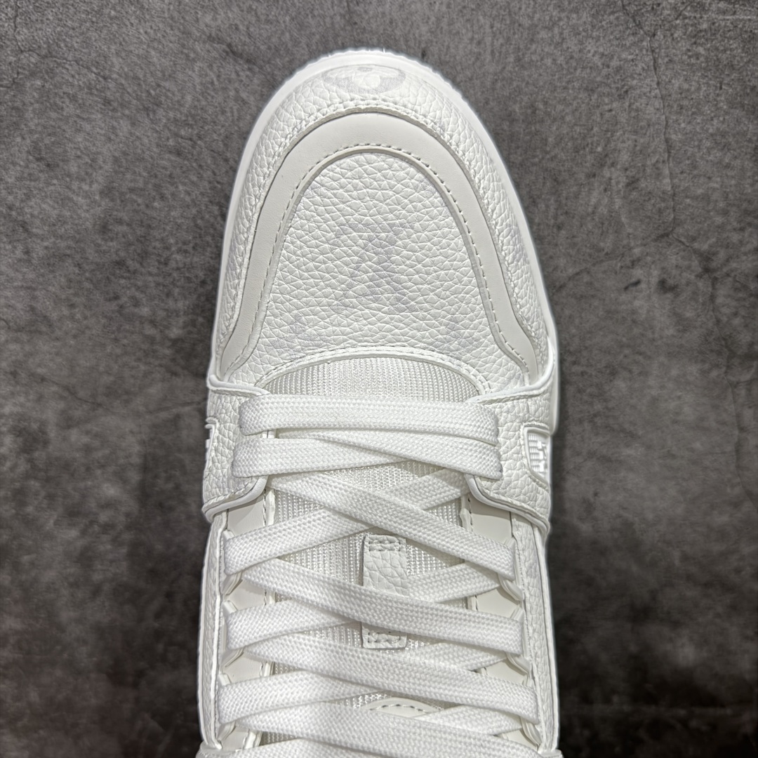 图片[5]-【HM无胶顶级版礼盒】 现货当天可取 LV Trainer系列高奢运动鞋 新款芯片顶级 潮人必备单品 同步ZP官网空胶工艺 鞋舌、挂饰均镶嵌NFC芯片感应装置 正确胶片断点式设计 中底正确还原原版油印字母比例 1：1原楦格板、楦头、刀磨全新升级！ 独家订制顶级压纹麂皮 原版开模TPU大底 质感原版一致 垫脚聚米微料加透气英伦网布 披靡市场任何版本！细节完美呈现！ 代购指定版本 全新升级最新双盒包装 扫码秒进官网！ 全套包装配件同比原版 尺码： 35-46-选品中心