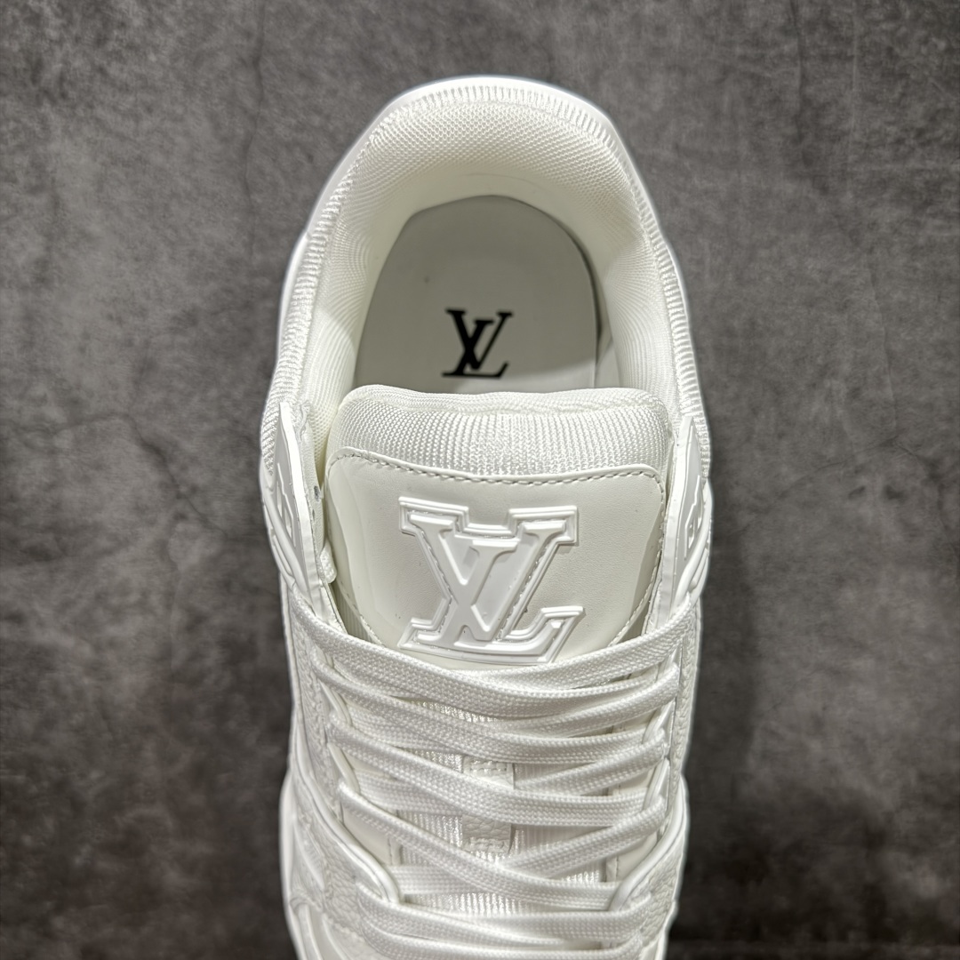 图片[8]-【HM无胶顶级版礼盒】 现货当天可取 LV Trainer系列高奢运动鞋 新款芯片顶级 潮人必备单品 同步ZP官网空胶工艺 鞋舌、挂饰均镶嵌NFC芯片感应装置 正确胶片断点式设计 中底正确还原原版油印字母比例 1：1原楦格板、楦头、刀磨全新升级！ 独家订制顶级压纹麂皮 原版开模TPU大底 质感原版一致 垫脚聚米微料加透气英伦网布 披靡市场任何版本！细节完美呈现！ 代购指定版本 全新升级最新双盒包装 扫码秒进官网！ 全套包装配件同比原版 尺码： 35-46-选品中心