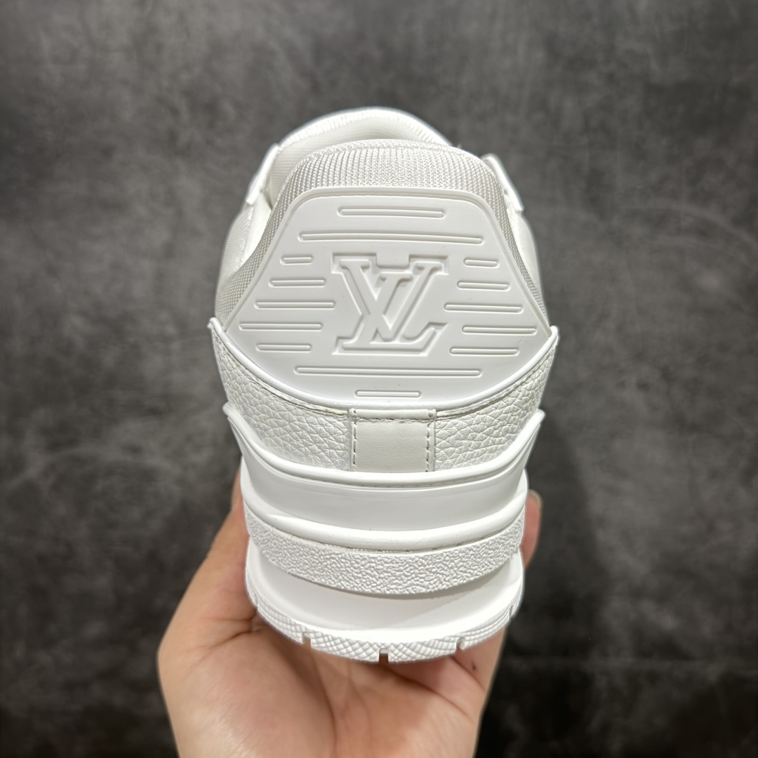 图片[4]-【HM无胶顶级版礼盒】 现货当天可取 LV Trainer系列高奢运动鞋 新款芯片顶级 潮人必备单品 同步ZP官网空胶工艺 鞋舌、挂饰均镶嵌NFC芯片感应装置 正确胶片断点式设计 中底正确还原原版油印字母比例 1：1原楦格板、楦头、刀磨全新升级！ 独家订制顶级压纹麂皮 原版开模TPU大底 质感原版一致 垫脚聚米微料加透气英伦网布 披靡市场任何版本！细节完美呈现！ 代购指定版本 全新升级最新双盒包装 扫码秒进官网！ 全套包装配件同比原版 尺码： 35-46-选品中心