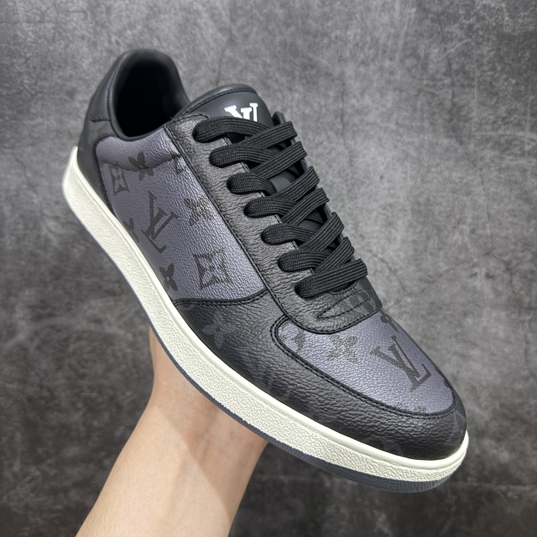 图片[3]-【海淘代购版】Louis Vuitton LV 路易威登 Rivoli 低帮休闲板鞋 海淘代购同渠道品质 高端零售 外贸充正专供 原版购入开发 ZP级全套包装 完美楦型 正确卡色 大底TPU 质感媲美原版 细节与原版一致 请注意区分市面通货材 尺码：38 39 40 41 42 43 44 45 46-选品中心