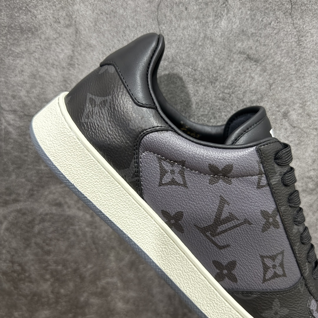 图片[7]-【海淘代购版】Louis Vuitton LV 路易威登 Rivoli 低帮休闲板鞋 海淘代购同渠道品质 高端零售 外贸充正专供 原版购入开发 ZP级全套包装 完美楦型 正确卡色 大底TPU 质感媲美原版 细节与原版一致 请注意区分市面通货材 尺码：38 39 40 41 42 43 44 45 46-选品中心