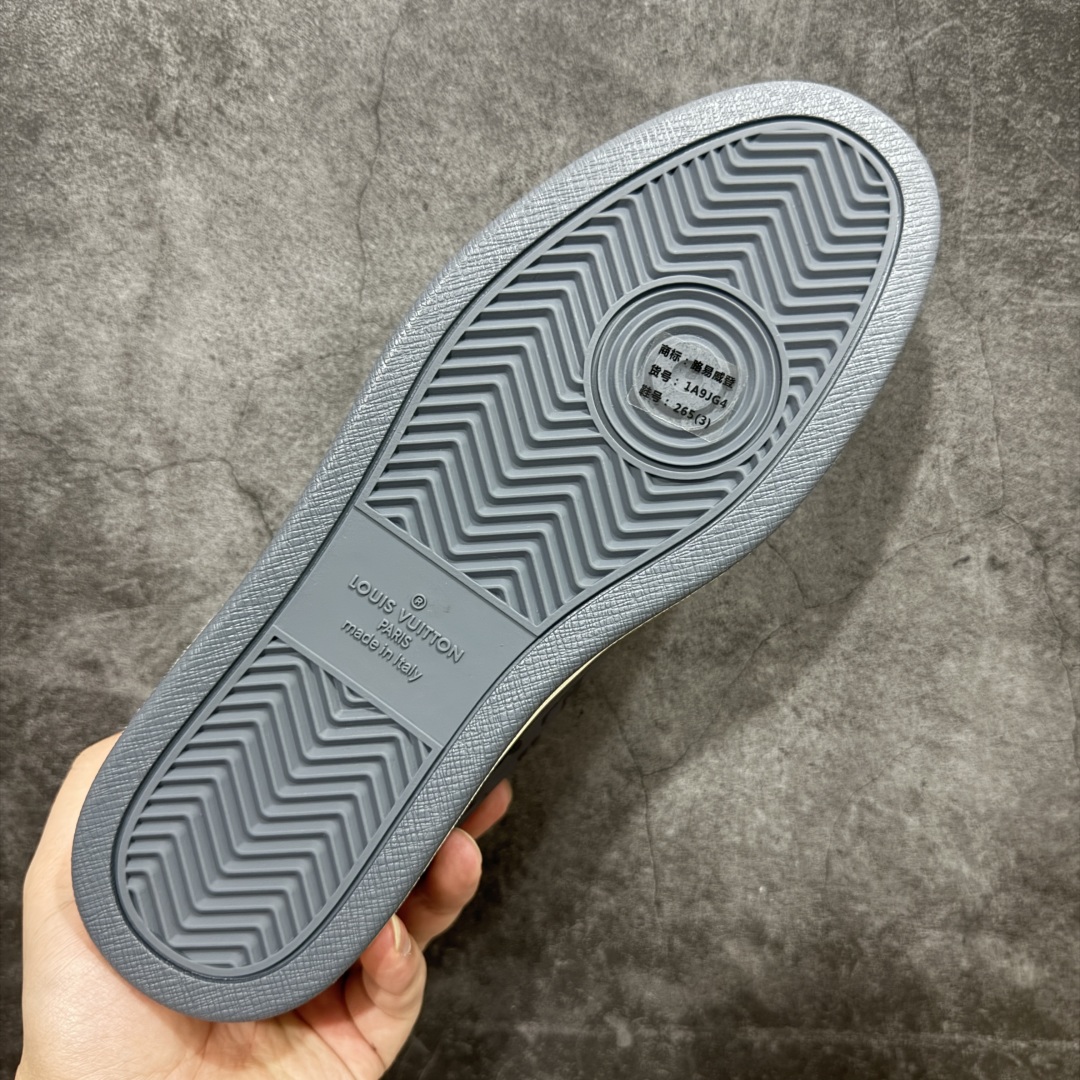图片[9]-【海淘代购版】Louis Vuitton LV 路易威登 Rivoli 低帮休闲板鞋 海淘代购同渠道品质 高端零售 外贸充正专供 原版购入开发 ZP级全套包装 完美楦型 正确卡色 大底TPU 质感媲美原版 细节与原版一致 请注意区分市面通货材 尺码：38 39 40 41 42 43 44 45 46-选品中心