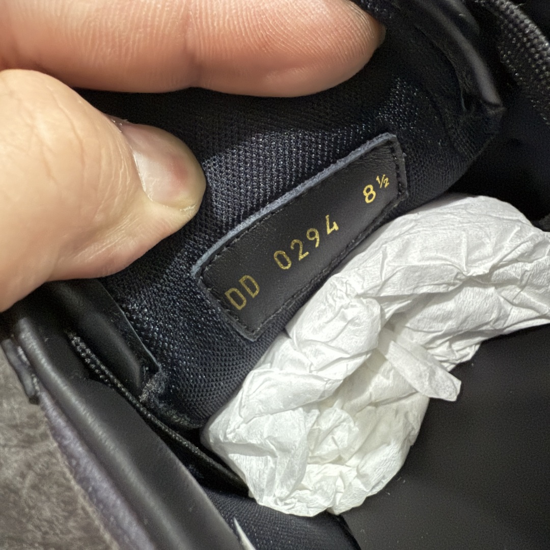 
Louis Vuitton LV 路易威登 Rivoli 低帮休闲板鞋 海淘代购同渠道品质 高端零售 