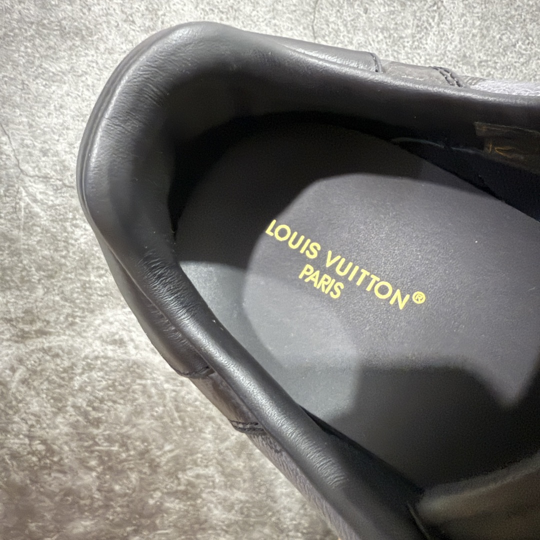 
Louis Vuitton LV 路易威登 Rivoli 低帮休闲板鞋 海淘代购同渠道品质 高端零售 