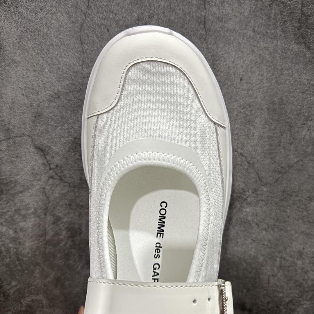 图片[5]-【莞产礼盒版】CDG x Salomon 萨洛蒙 联名款XT-6 系列 厚底 休闲 运动鞋 原版购入开发 做货 独立私模 原材料打造 一比一原版细节 延续品牌设计基因，融合简约的设计和实用的技术性 联名鞋款依旧是黑白简约配色，鞋身上的品牌字样也体现出极简主义的设计风格 搭配Contagrip 橡胶厚底鞋底设计，重新演绎的鞋面部分则以Pulsar Advanced袜套式轮廓替换了之前抽绳鞋带 并饰有网眼、抗撕裂材质鞋面、防水胶条以及尼龙拉环等细节 面料： 原版定制进口科技面料 内里： 原版进口透气网里 大底： 原版开模超轻发泡材质 底厚： 6.5CM 尺码：34-40（34 40订做不退换）-选品中心