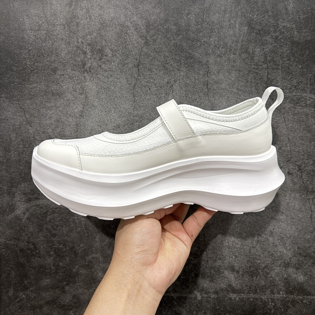 图片[2]-【莞产礼盒版】CDG x Salomon 萨洛蒙 联名款XT-6 系列 厚底 休闲 运动鞋 原版购入开发 做货 独立私模 原材料打造 一比一原版细节 延续品牌设计基因，融合简约的设计和实用的技术性 联名鞋款依旧是黑白简约配色，鞋身上的品牌字样也体现出极简主义的设计风格 搭配Contagrip 橡胶厚底鞋底设计，重新演绎的鞋面部分则以Pulsar Advanced袜套式轮廓替换了之前抽绳鞋带 并饰有网眼、抗撕裂材质鞋面、防水胶条以及尼龙拉环等细节 面料： 原版定制进口科技面料 内里： 原版进口透气网里 大底： 原版开模超轻发泡材质 底厚： 6.5CM 尺码：34-40（34 40订做不退换）-选品中心