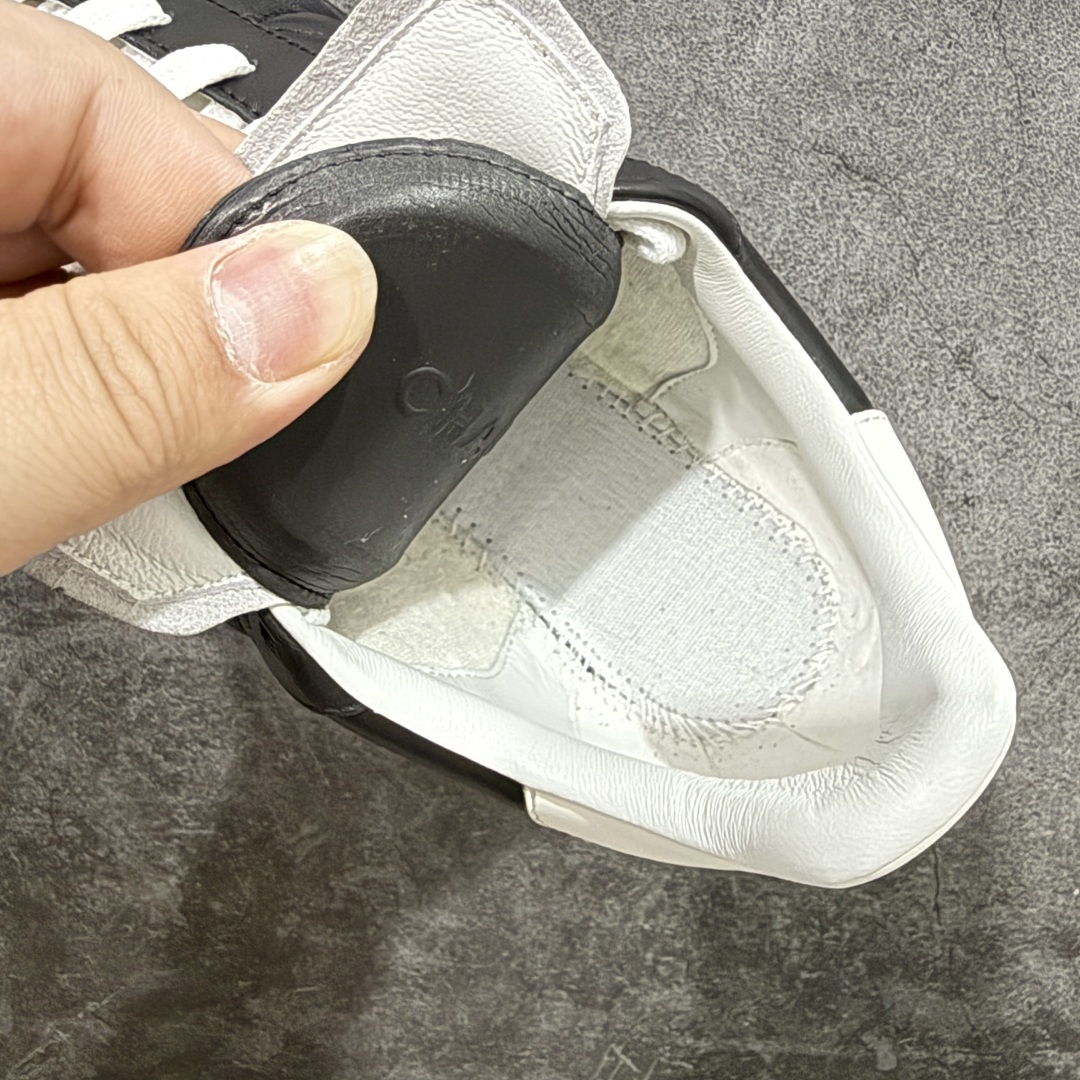 图片[8]-【顶级外贸版】CHANEL/香奈儿 东莞大厂工艺 2024新款小香风麂皮圆头熊猫菱格 官方最新花纹礼盒顶级包装官方同步 Chanel 香奈儿最新菱格小球鞋 四季百搭 coco女孩必入 隐藏款网球鞋 秀气高级好看 非常舒适！ 鞋面原版定制胎牛油皮 牛反绒 原版进口透气绒布 小羊皮内里 原版开模碎钉钉橡胶 原厂TPU组合大底 尺码：35 36 37 38 39 40 41 42 43 44 45 46 47-选品中心