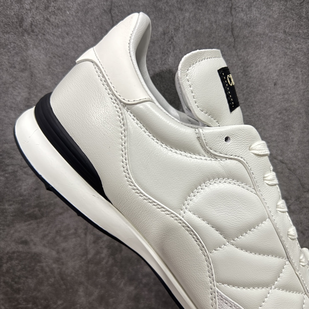 图片[7]-【顶级外贸版】CHANEL/香奈儿 东莞大厂工艺 2024新款小香风麂皮圆头熊猫菱格 官方最新花纹礼盒顶级包装官方同步 Chanel 香奈儿最新菱格小球鞋 四季百搭 coco女孩必入 隐藏款网球鞋 秀气高级好看 非常舒适！ 鞋面原版定制胎牛油皮 牛反绒 原版进口透气绒布 小羊皮内里 原版开模碎钉钉橡胶 原厂TPU组合大底 尺码：35 36 37 38 39 40 41 42 43 44 45 46 47-选品中心