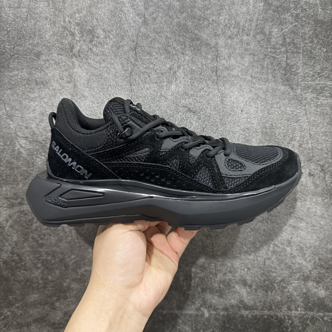 【莞产礼盒版】Salomon 萨洛蒙 情侣款👫 户外都市潮流舒适休闲 减震 Odyssey Elmt 运动鞋 原版购入开发 做货 雷军同款Salomon 为越野鞋 ODYSSEY ELMT LOW 提供全新配色选项 Vanillalce,配备柔软的缓震泡棉中底,提供持久的舒适感 鞋底采用了AdvancedChassisTMM 稳定的底盘系统 为穿着者提供舒服的脚感和稳定性 面料 原版定制进口牛皮材质 内里 原版定制透气网里 鞋底 原版开模防滑发泡材质 尺码: 36-46-选品中心