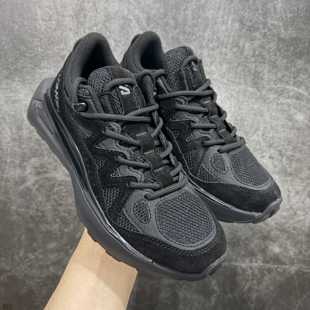 【莞产礼盒版】Salomon 萨洛蒙 情侣款👫 户外都市潮流舒适休闲 减震 Odyssey Elmt 运动鞋 原版购入开发 做货 雷军同款Salomon 为越野鞋 ODYSSEY ELMT LOW 提供全新配色选项 Vanillalce,配备柔软的缓震泡棉中底,提供持久的舒适感 鞋底采用了AdvancedChassisTMM 稳定的底盘系统 为穿着者提供舒服的脚感和稳定性 面料 原版定制进口牛皮材质 内里 原版定制透气网里 鞋底 原版开模防滑发泡材质 尺码: 36-46-选品中心