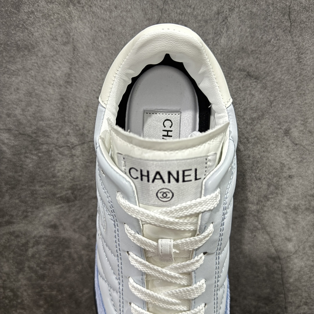 图片[8]-【莞顶纯原】Chanel 香奈儿Tennis 系列菱格纹休闲运动鞋 25s春夏新款德训棒球鞋来啦~~~ 春夏第一爆款来袭 宝贝们金手指动起来！ -明星同款 杨幂 Angelbaby 宋轶同款运动鞋 永远可以相信三大女神的眼光 顶级版本 coco女孩必入 永远可以相信杨幂的眼光 款式百搭不出错 软软糯糯的羊皮超级舒服 穿上巨秀气随性 是搭配短裤与短裙点睛之笔 鞋面原版定制胎羊皮+牛反绒 《超级柔软》 原版进口透气绒布+小羊皮内里 原版开模橡胶+TPU组合 尺码：35-40-选品中心