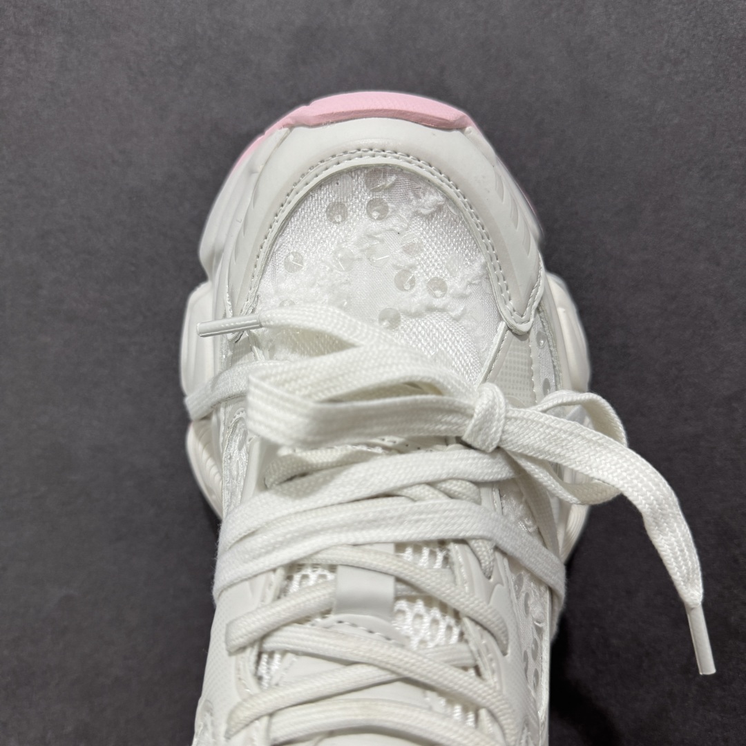 图片[8]-【公司级】GG-CC 林允同款 5CM厚底增高 星河粒子 月牙底绑带镂空老爹鞋 春日踏青舒适度和少女感GGCC 德训鞋界的白月光🌙 银白配色好温柔 镂空鞋面/侧边绑带/三层组合月牙底 柔软有弹性的月牙底和增加舒适度显腿长的5cm内增高 长时间走路和站立都不累脚舒适度和少女感 尺码：35 36 37 38 39 40-选品中心