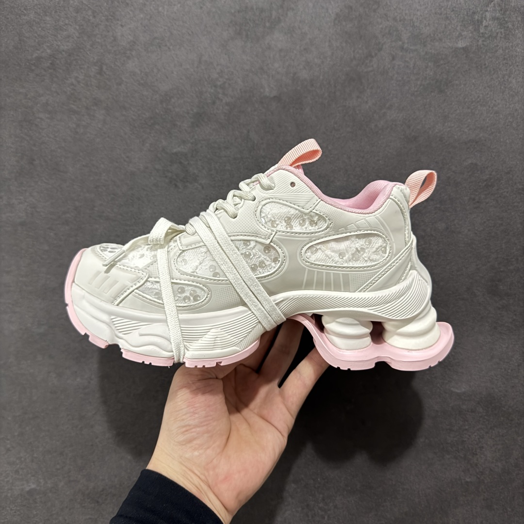 图片[2]-【公司级】GG-CC 林允同款 5CM厚底增高 星河粒子 月牙底绑带镂空老爹鞋 春日踏青舒适度和少女感GGCC 德训鞋界的白月光🌙 银白配色好温柔 镂空鞋面/侧边绑带/三层组合月牙底 柔软有弹性的月牙底和增加舒适度显腿长的5cm内增高 长时间走路和站立都不累脚舒适度和少女感 尺码：35 36 37 38 39 40-选品中心