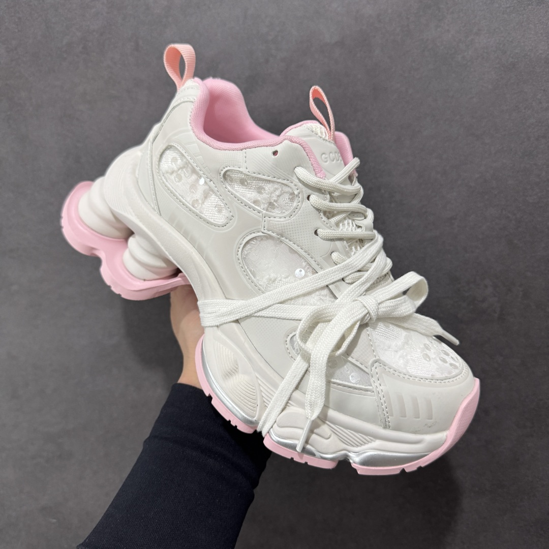 图片[3]-【公司级】GG-CC 林允同款 5CM厚底增高 星河粒子 月牙底绑带镂空老爹鞋 春日踏青舒适度和少女感GGCC 德训鞋界的白月光🌙 银白配色好温柔 镂空鞋面/侧边绑带/三层组合月牙底 柔软有弹性的月牙底和增加舒适度显腿长的5cm内增高 长时间走路和站立都不累脚舒适度和少女感 尺码：35 36 37 38 39 40-选品中心