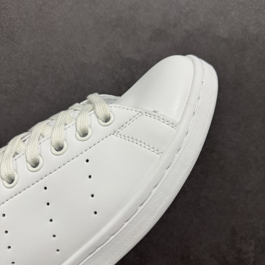 图片[5]-【公司级】AD Originals Stan Smith 史密斯 复古时尚舒适运动休闲板鞋 原楦原纸板开发 全鞋头层皮料打造 区别市面普通真标版本 鞋身侧面打孔 后跟拼色皮革 橡胶大底提供坚实的基础 复古风拉满 永远经典的小白鞋首选 货号：M20323 尺码：36 36.5 37 38 38.5 39 40 40.5 41 42 42.5 43 44 45-选品中心