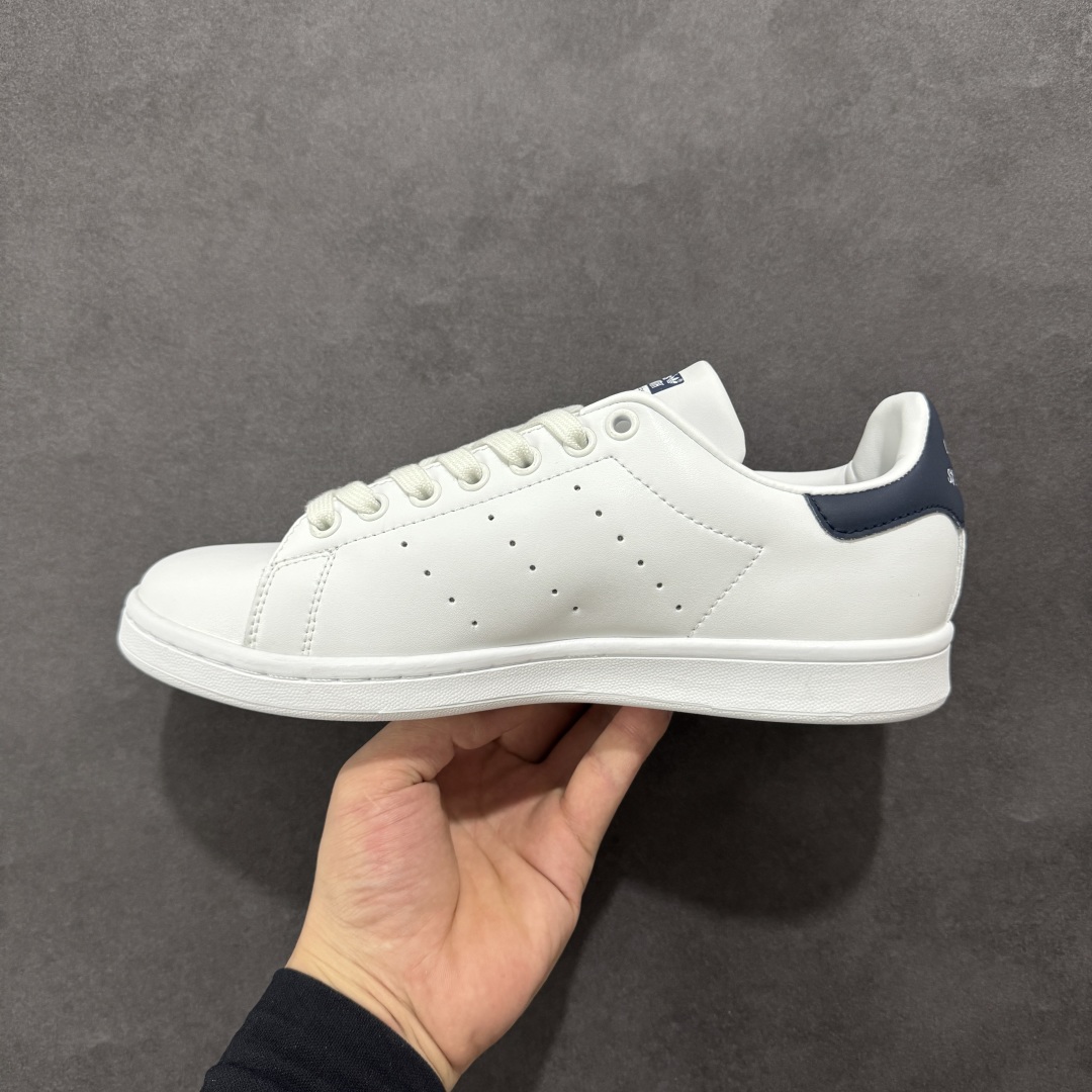 图片[2]-【公司级】AD Originals Stan Smith 史密斯 复古时尚舒适运动休闲板鞋 原楦原纸板开发 全鞋头层皮料打造 区别市面普通真标版本 鞋身侧面打孔 后跟拼色皮革 橡胶大底提供坚实的基础 复古风拉满 永远经典的小白鞋首选 货号：M20325 尺码：36 36.5 37 38 38.5 39 40 40.5 41 42 42.5 43 44 45-选品中心